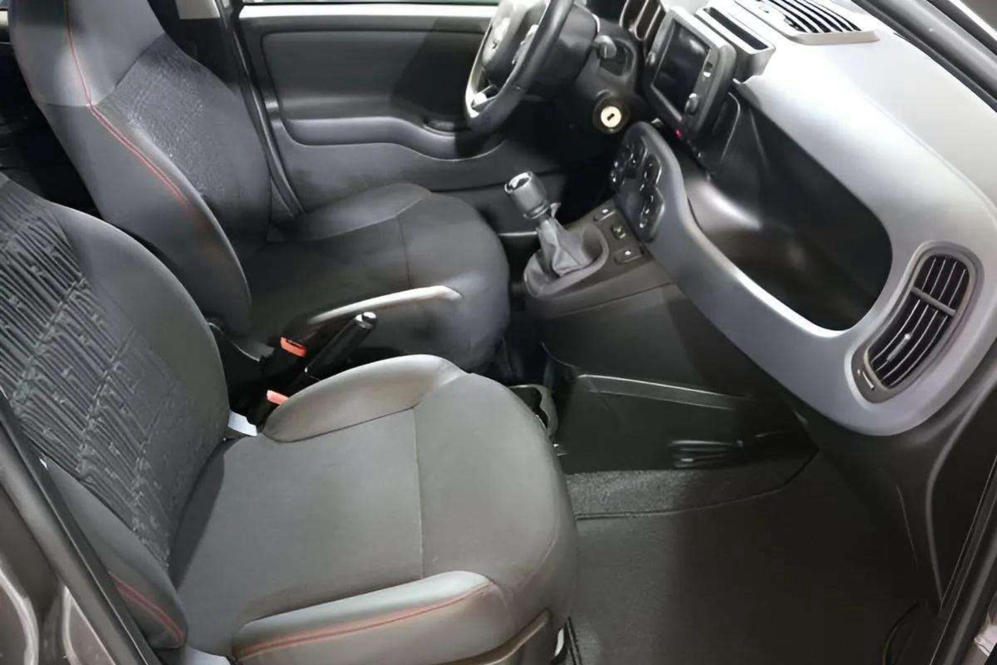 Fiat Panda Red 1.0 Hybrid - foto 10