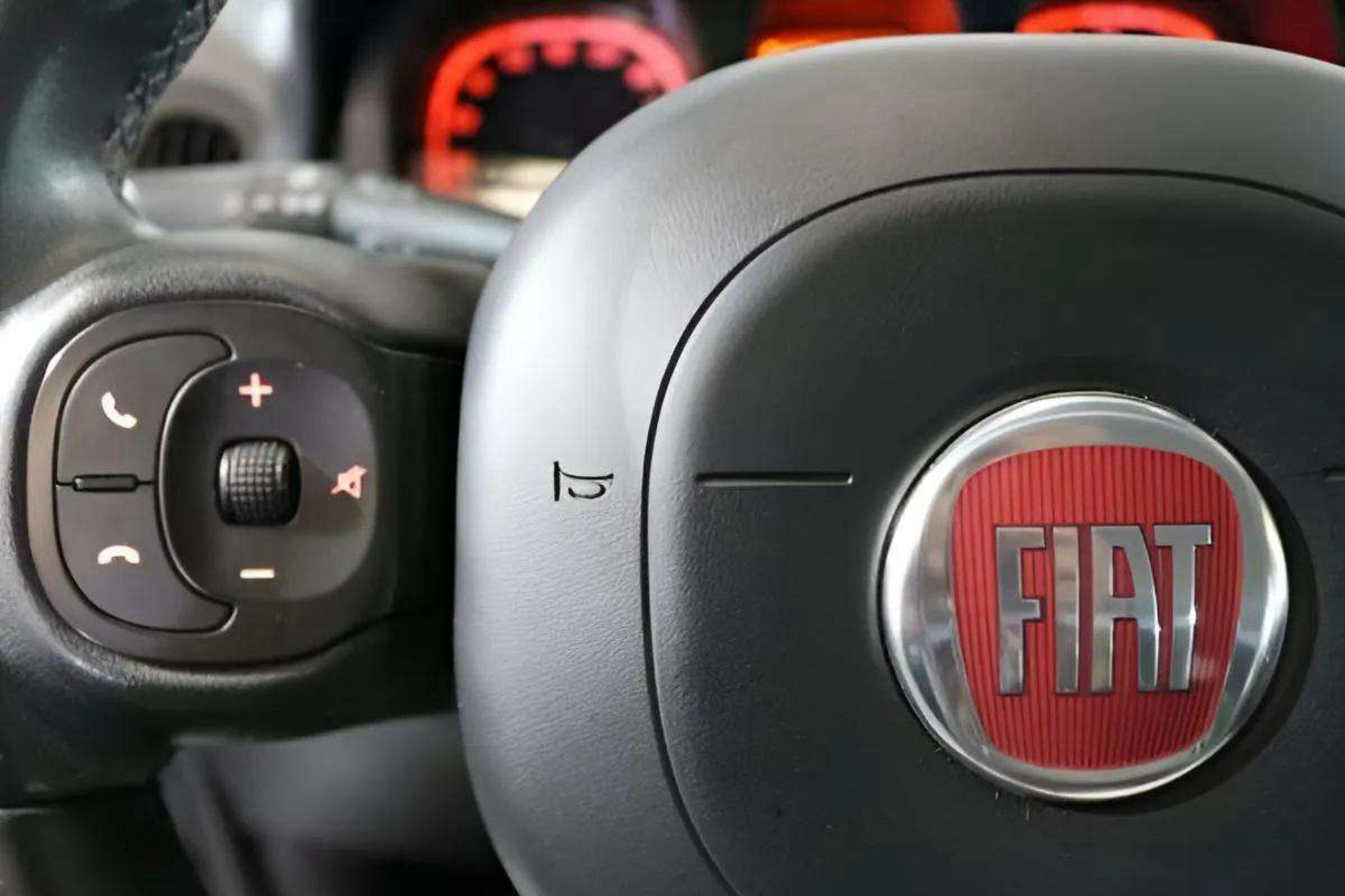 Fiat Panda Red 1.0 Hybrid - foto 12