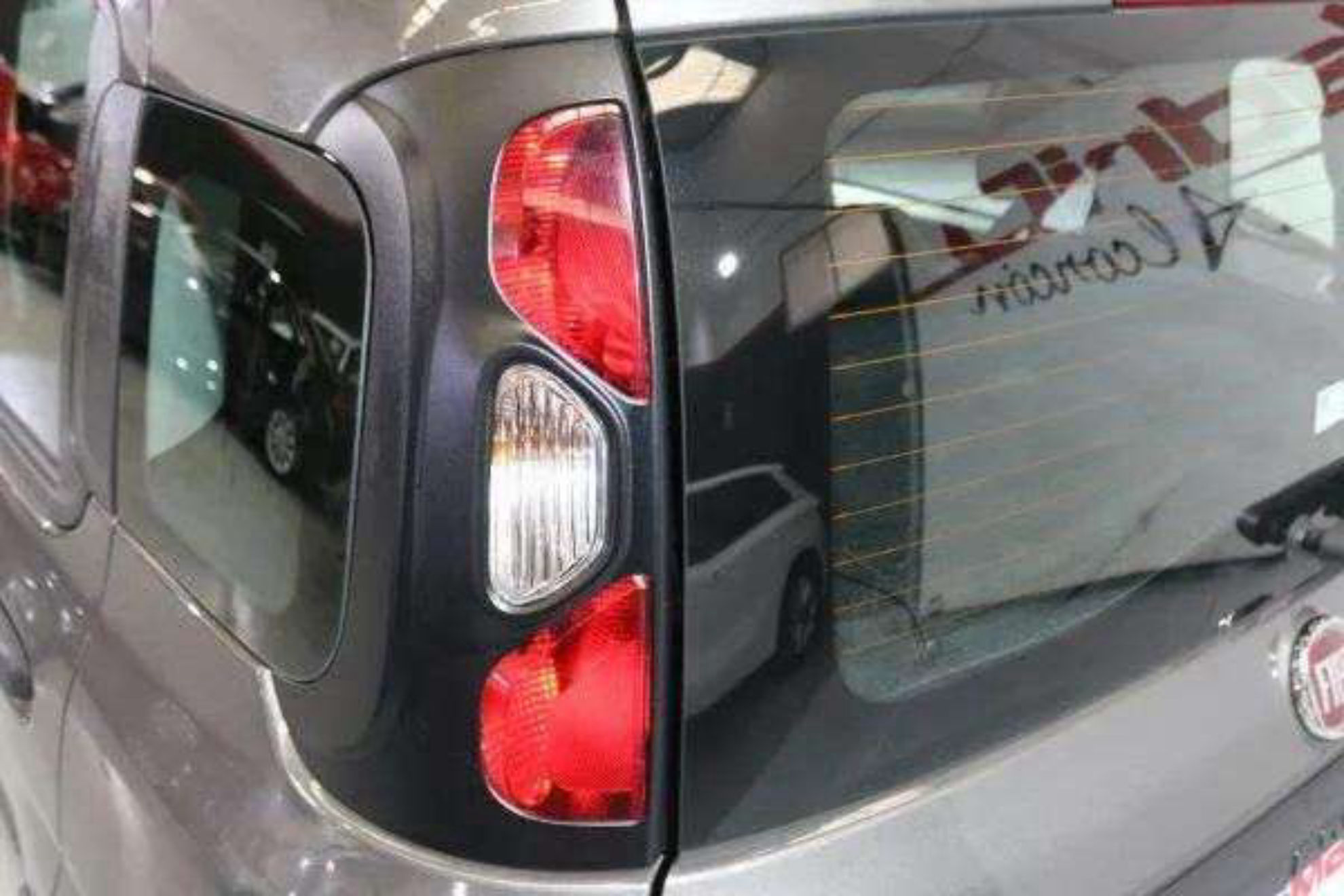 Fiat Panda Red 1.0 Hybrid - foto 23