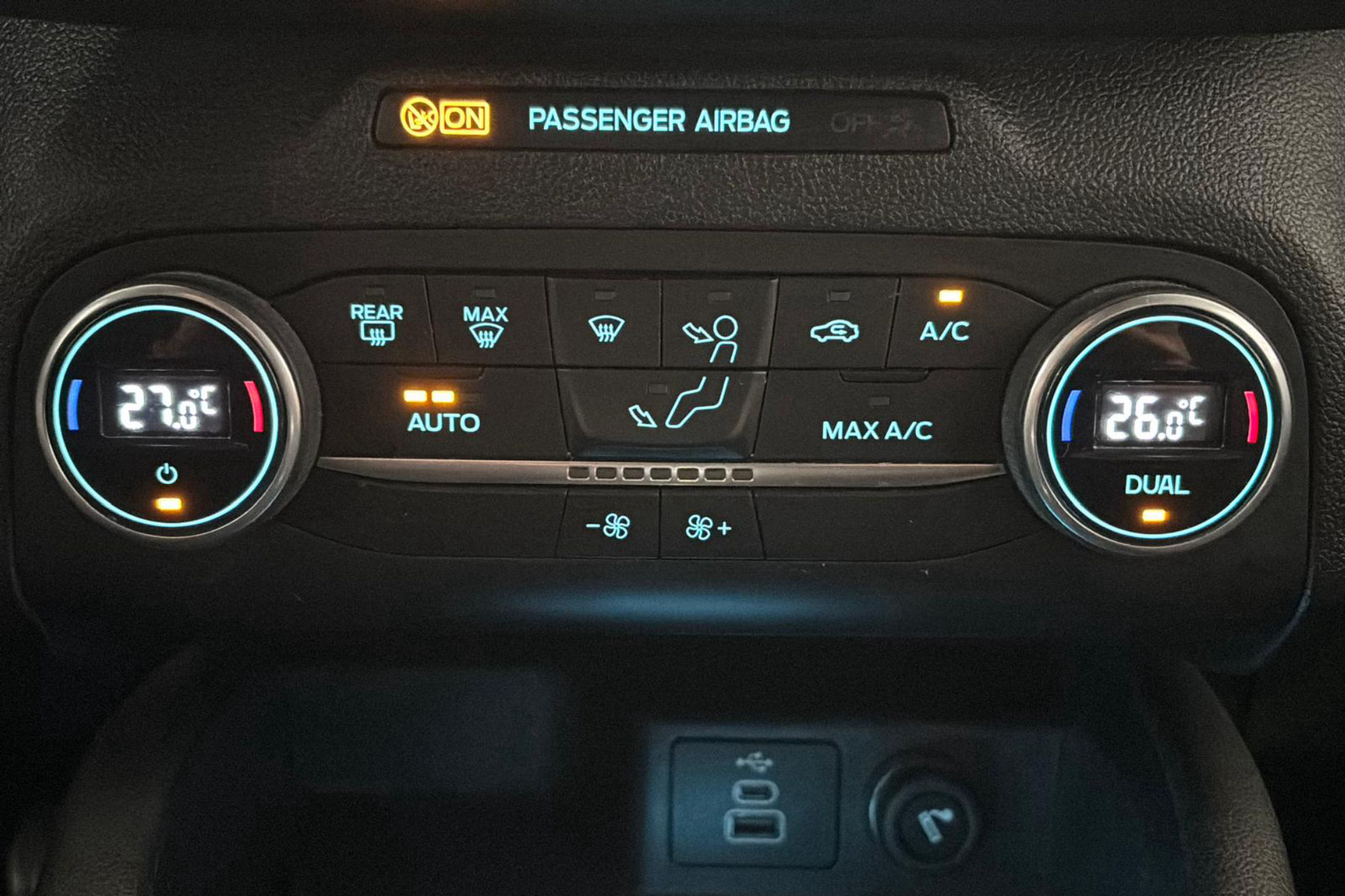 Ford Kuga ST-Line 1.5T EcoBoost - foto 28