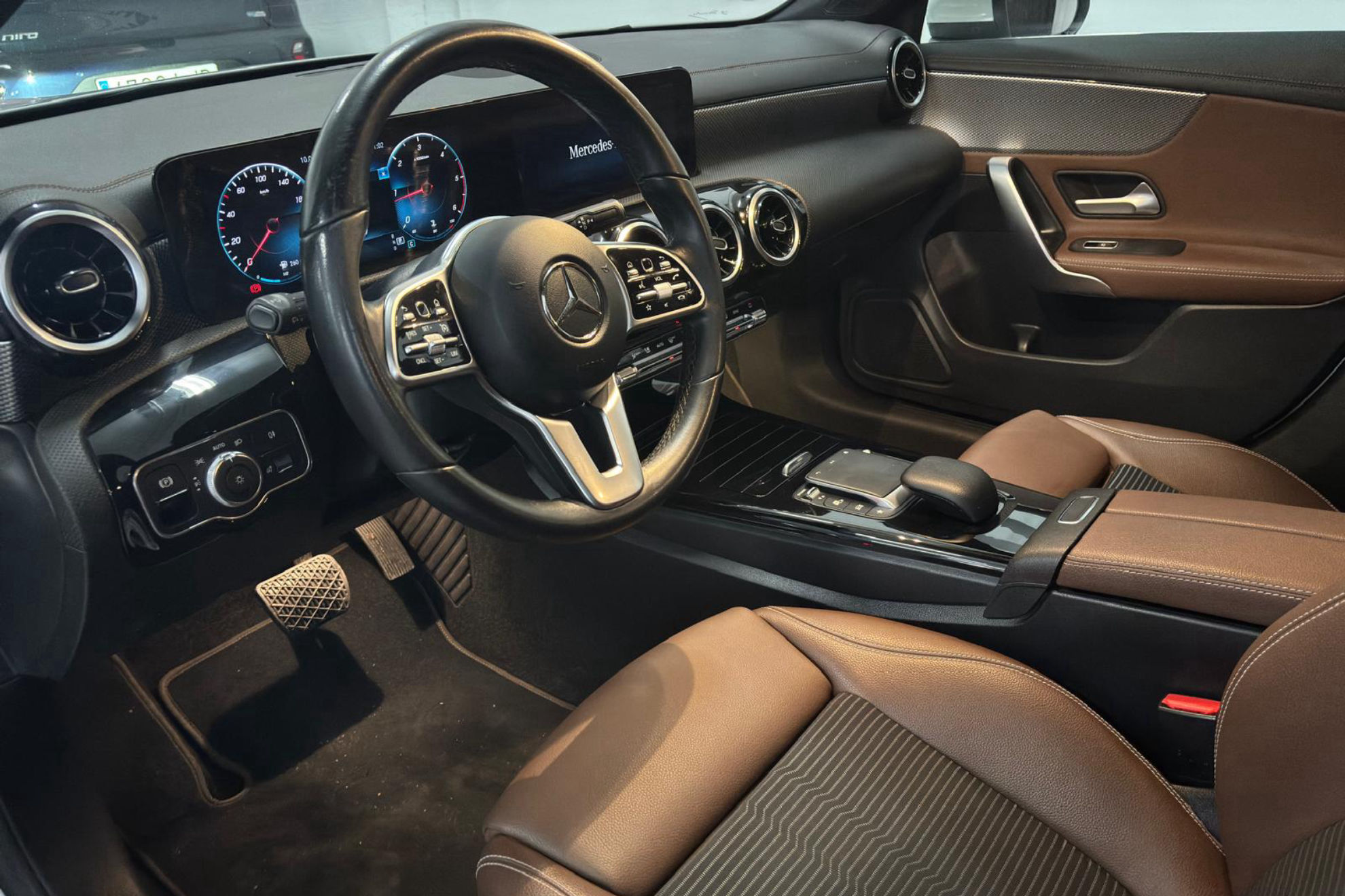 Mercedes-Benz CLA 220 D DCT - foto 11