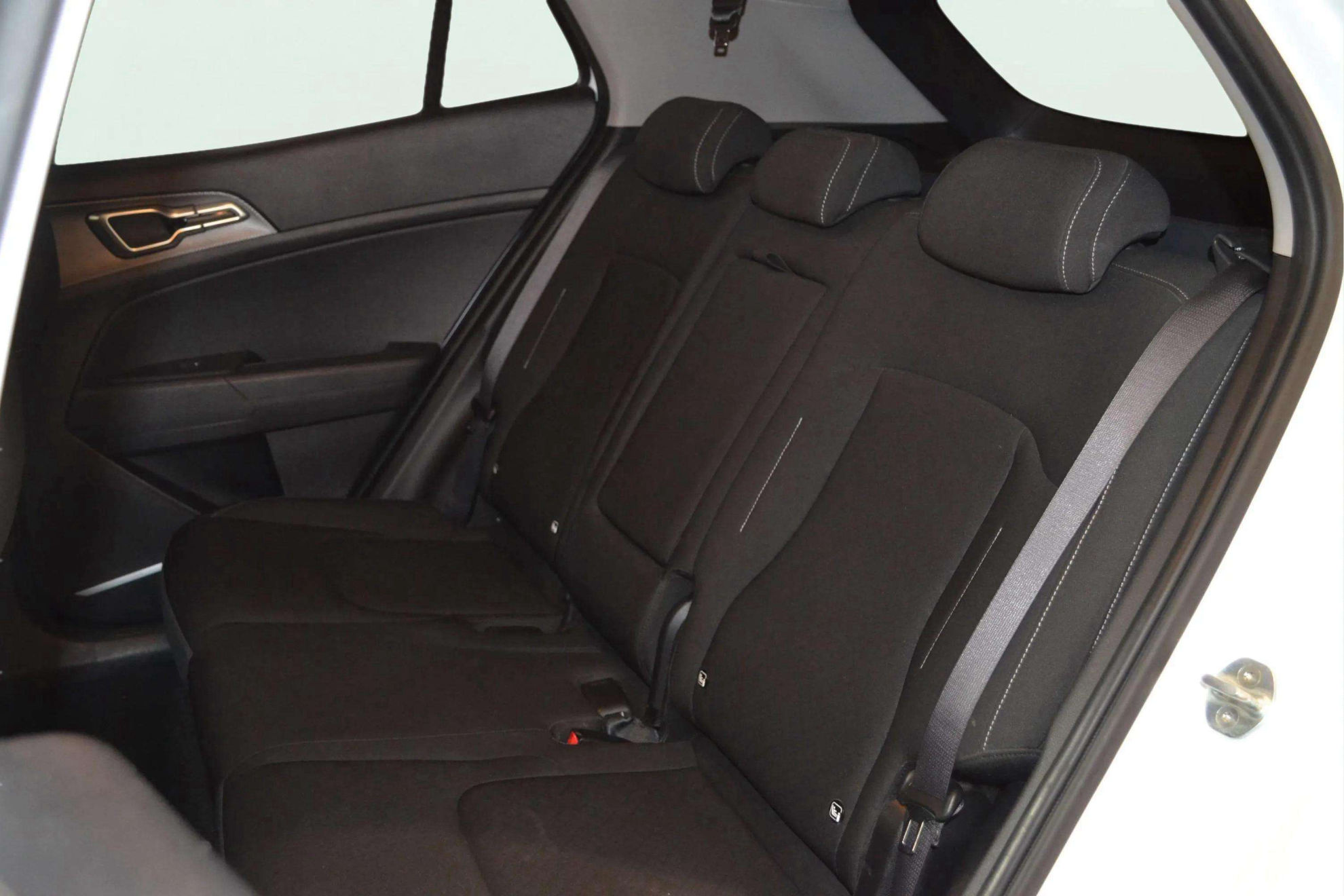 Kia Sportage 1.6 T-GDi Concept 4x2 - foto 10