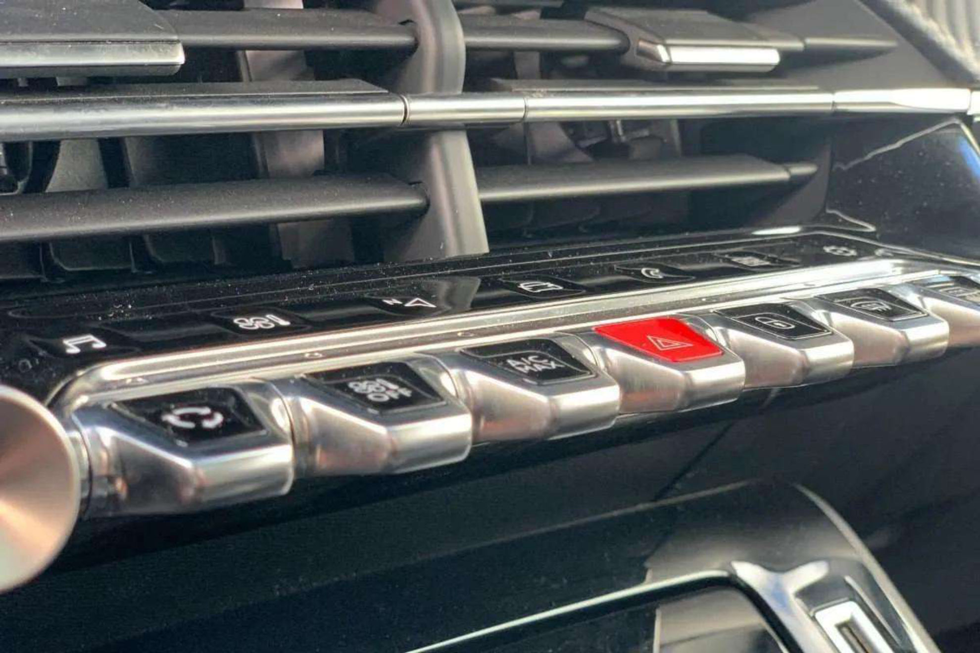 Peugeot 2008 GT PureTech 130 BVM6 - foto 6