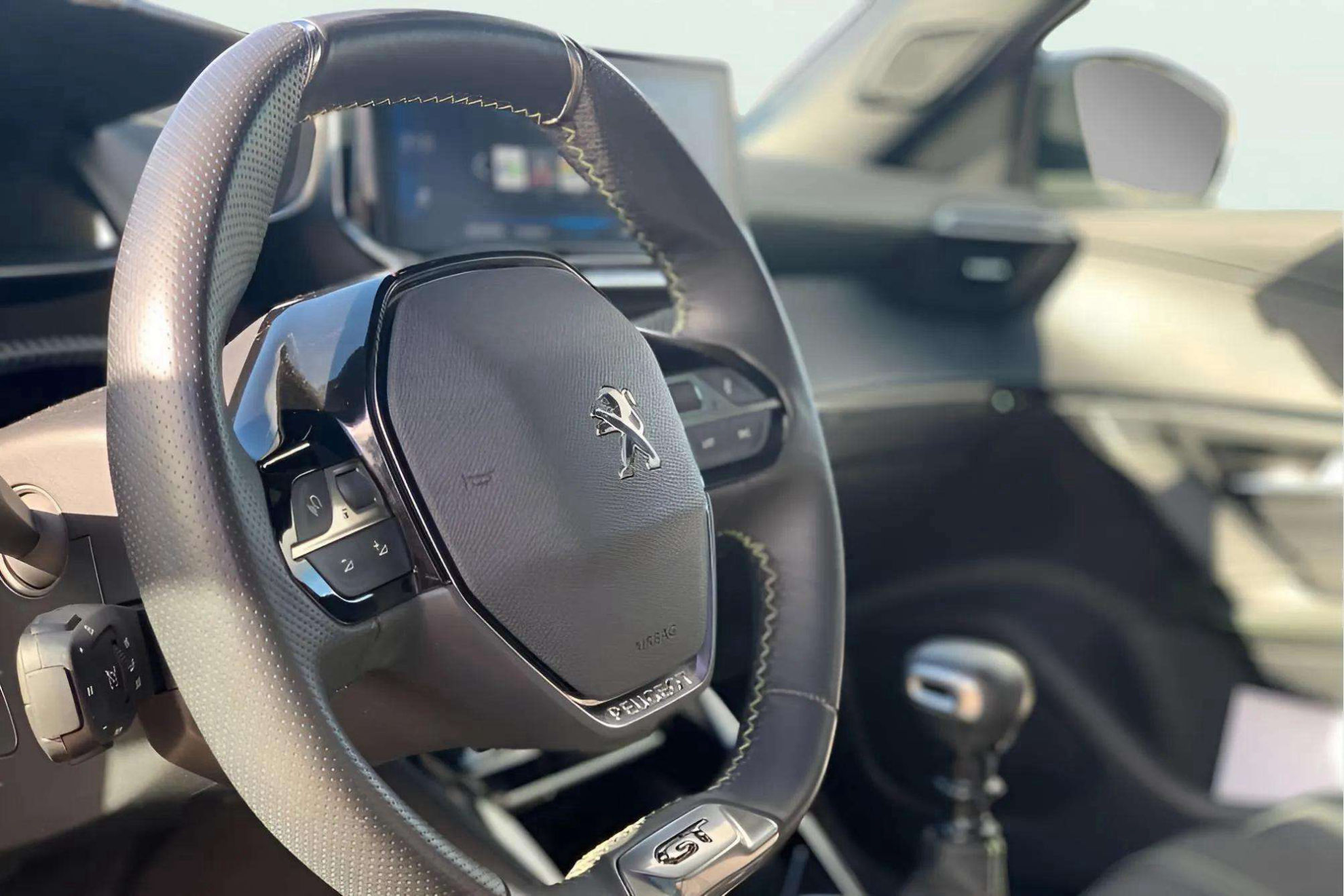 Peugeot 2008 GT PureTech 130 BVM6 - foto 5