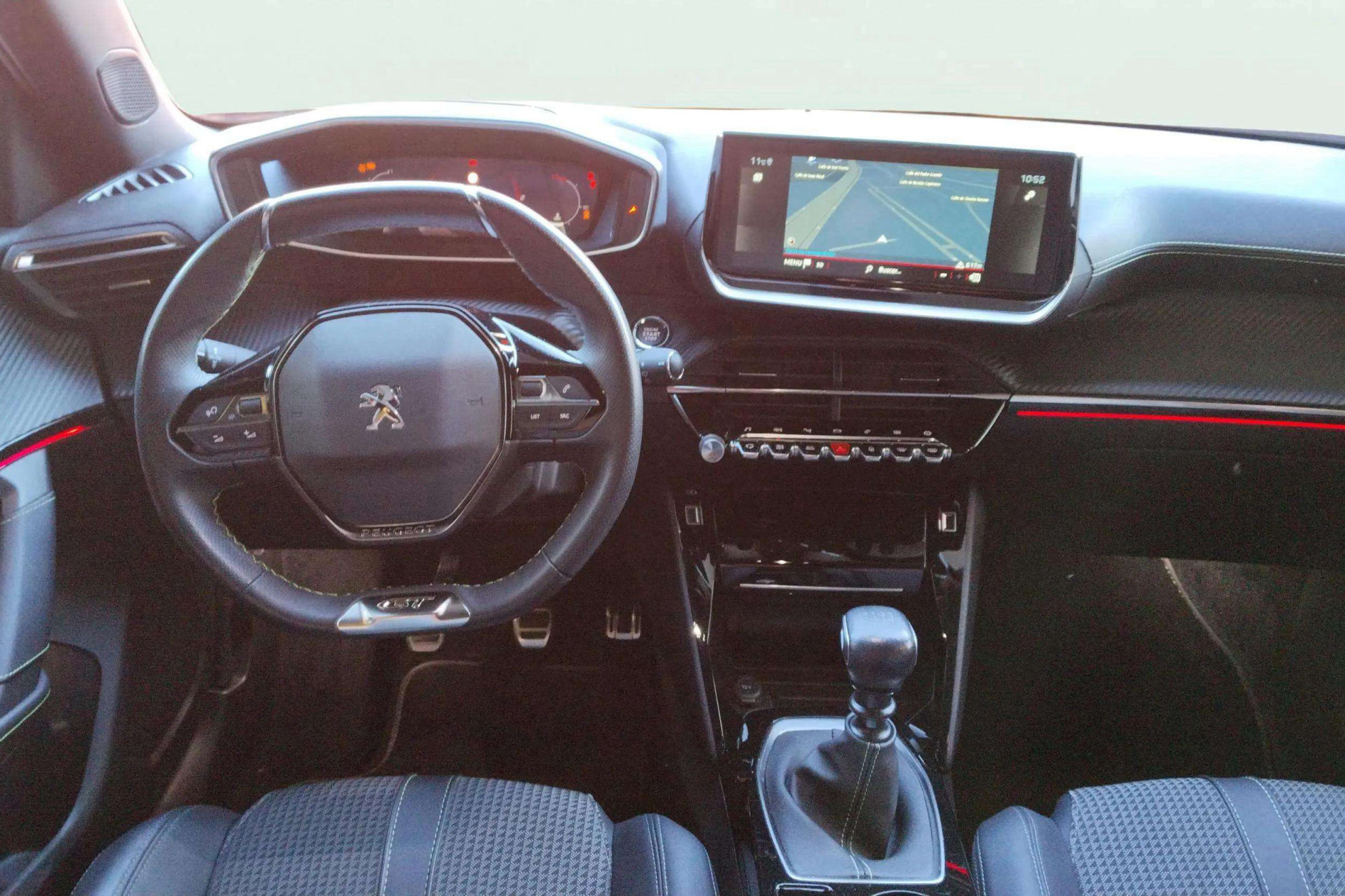 Peugeot 2008 GT PureTech 130 BVM6 - foto 14