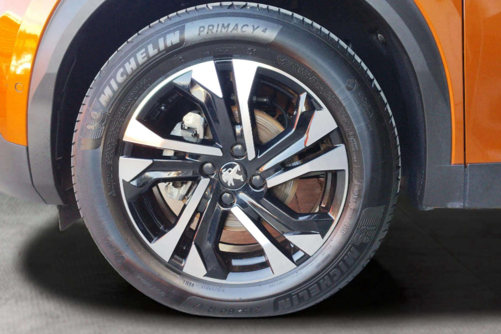 Peugeot 2008 GT PureTech 130 BVM6 - foto 17