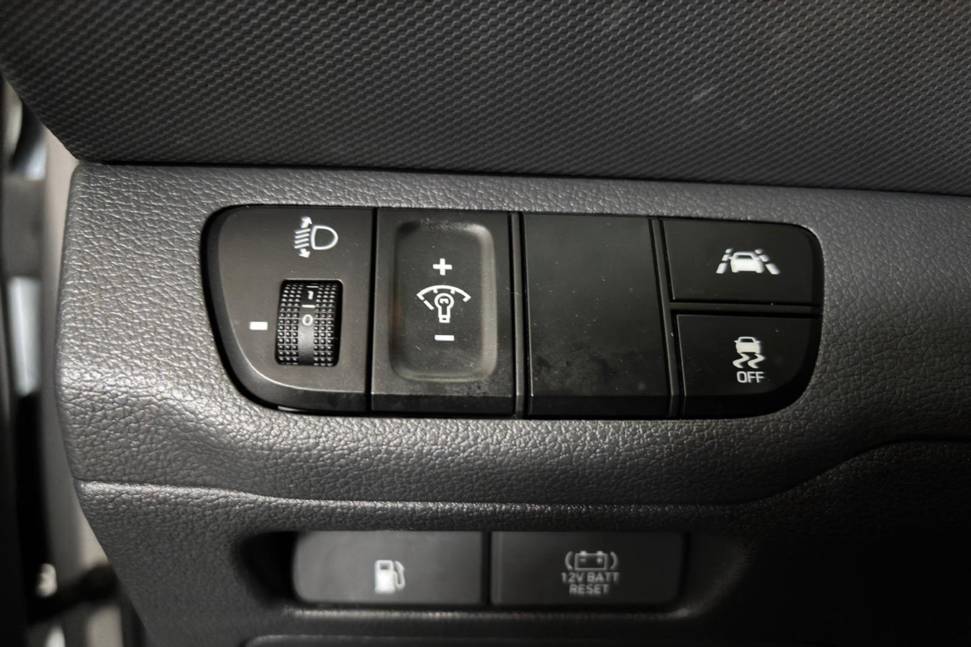 Hyundai Ioniq 1.6 GDI HEV Klass DCT - foto 16