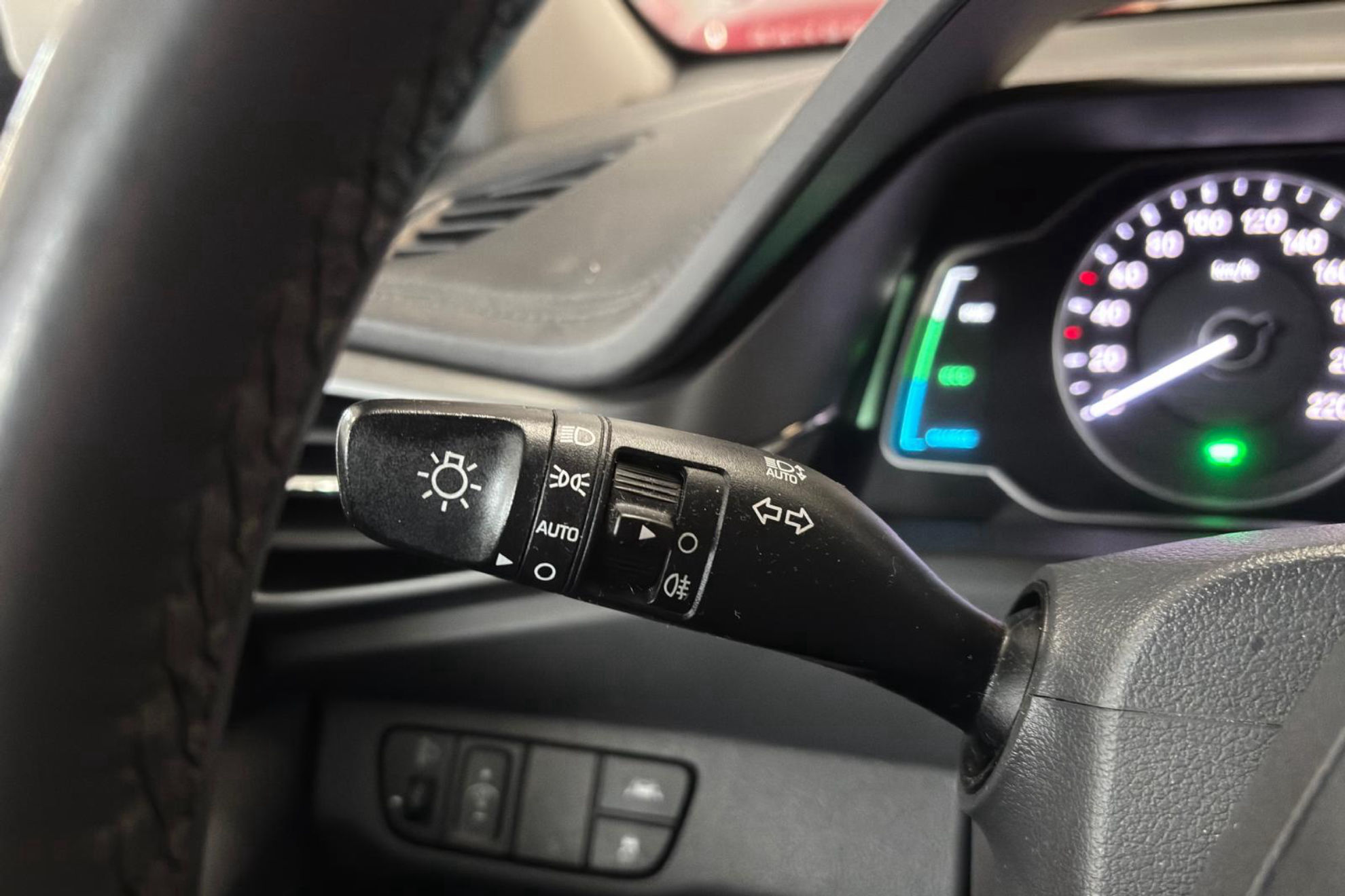 Hyundai Ioniq 1.6 GDI HEV Klass DCT - foto 19