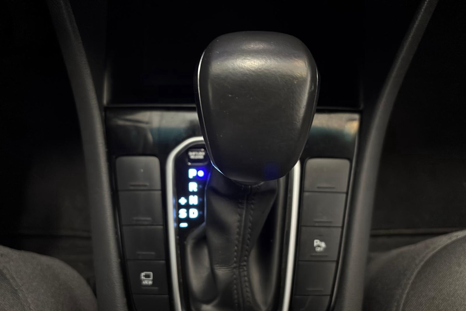 Hyundai Ioniq 1.6 GDI HEV Klass DCT - foto 30