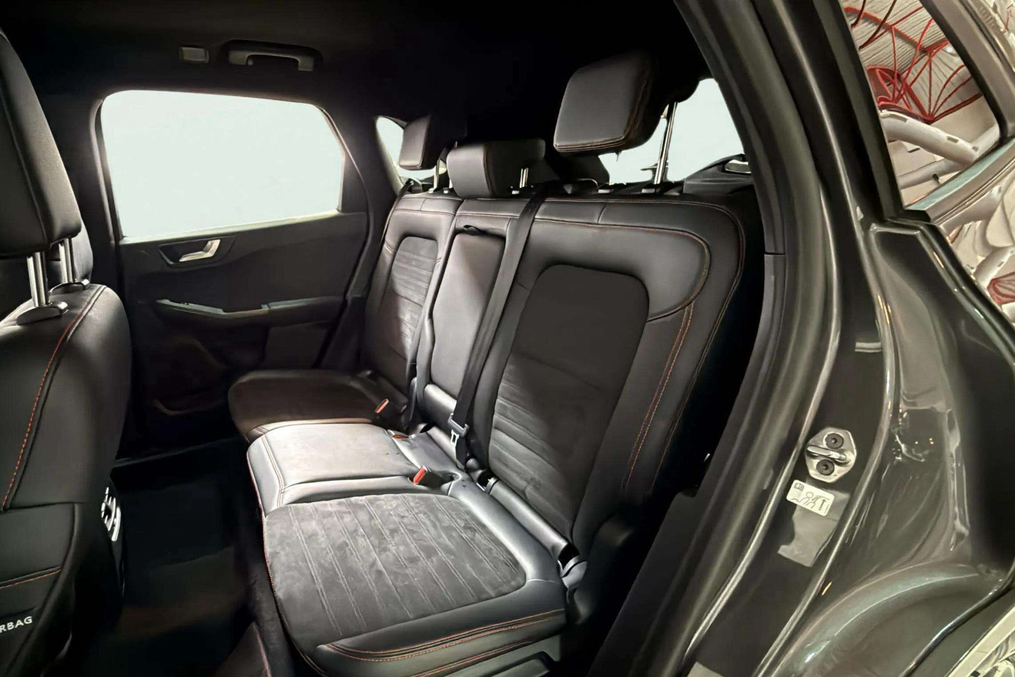 Ford Kuga ST-Line 2.0 EcoBlue 4x4 - foto 13