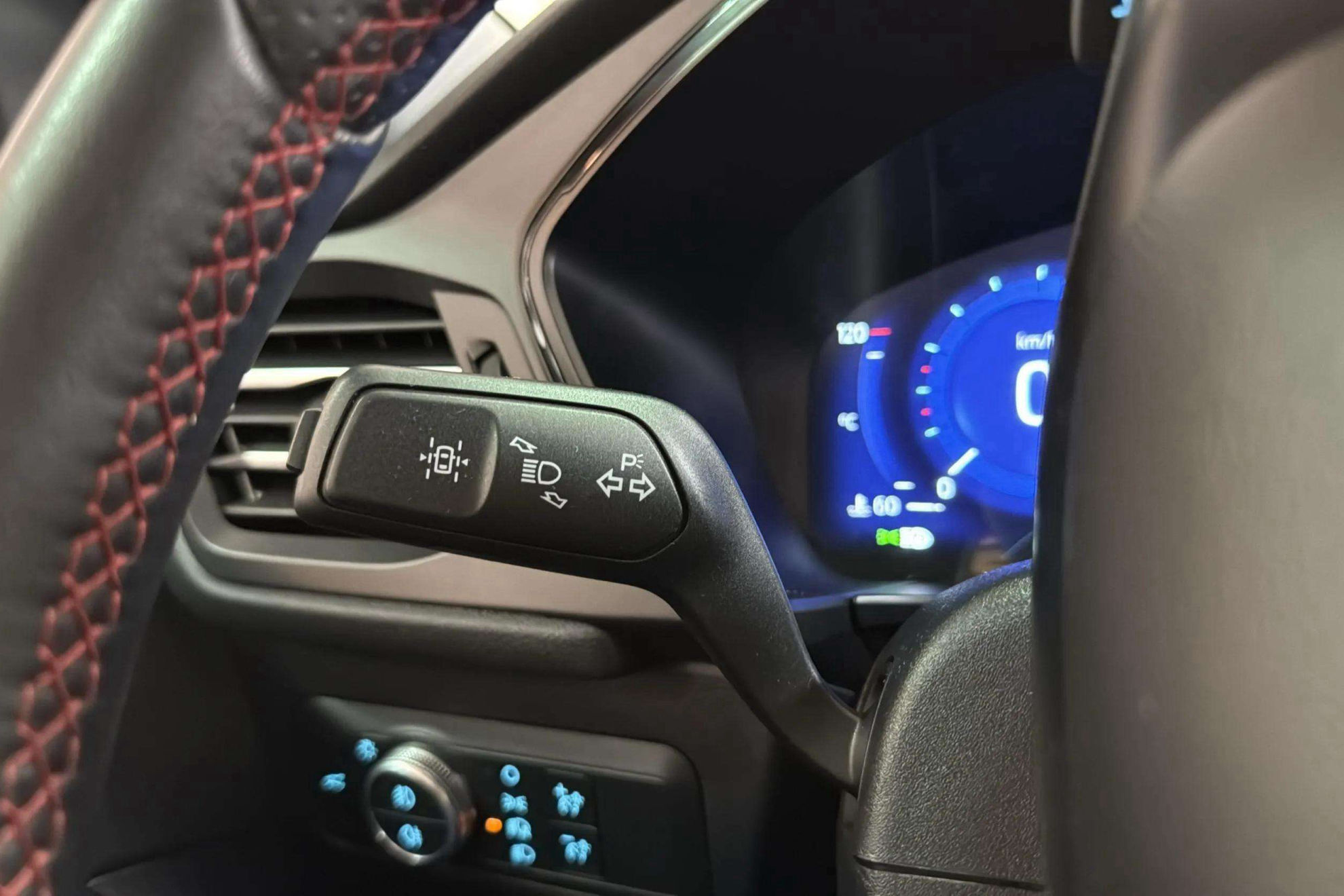Ford Kuga ST-Line 2.0 EcoBlue 4x4 - foto 18