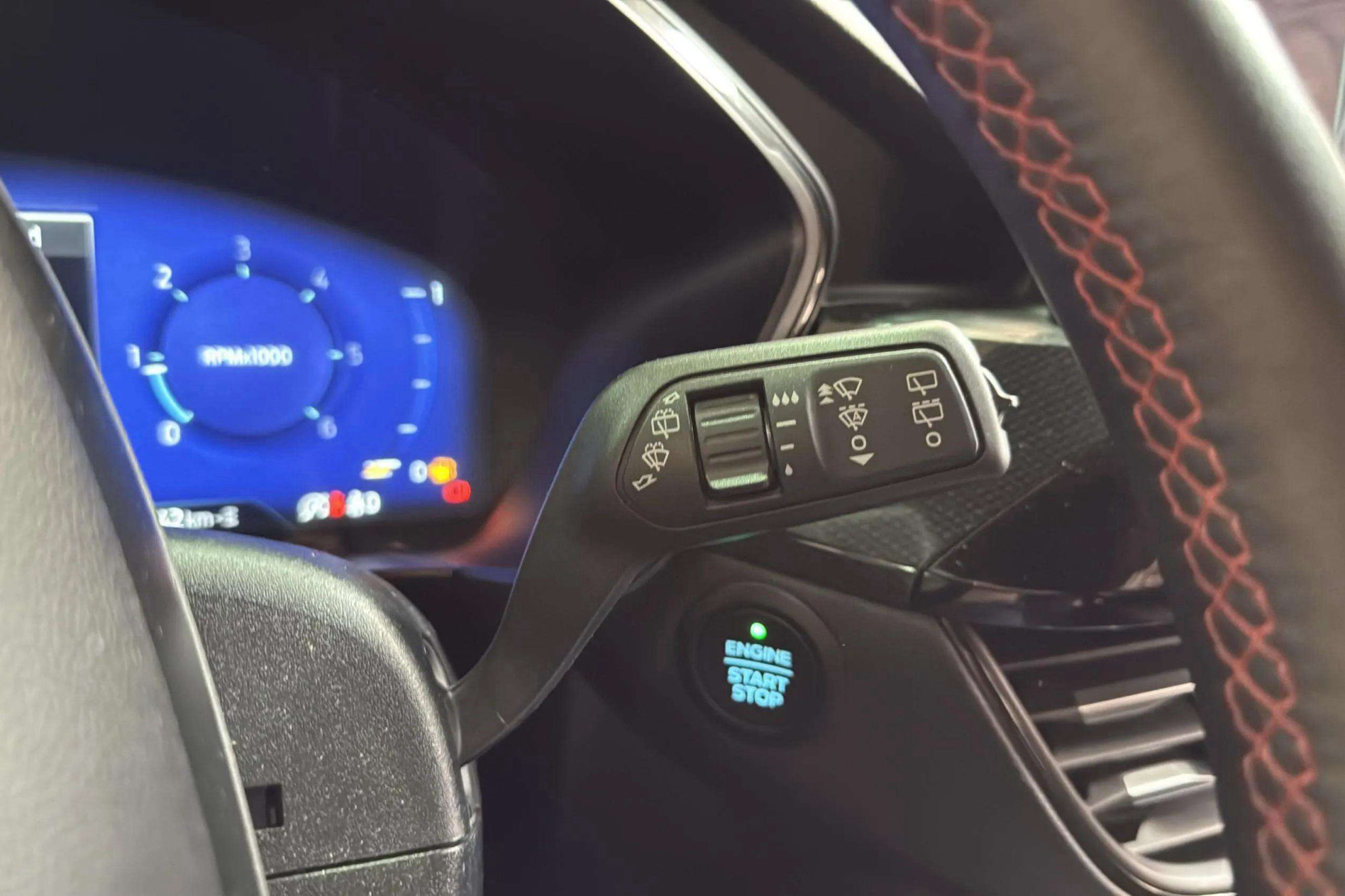 Ford Kuga ST-Line 2.0 EcoBlue 4x4 - foto 19