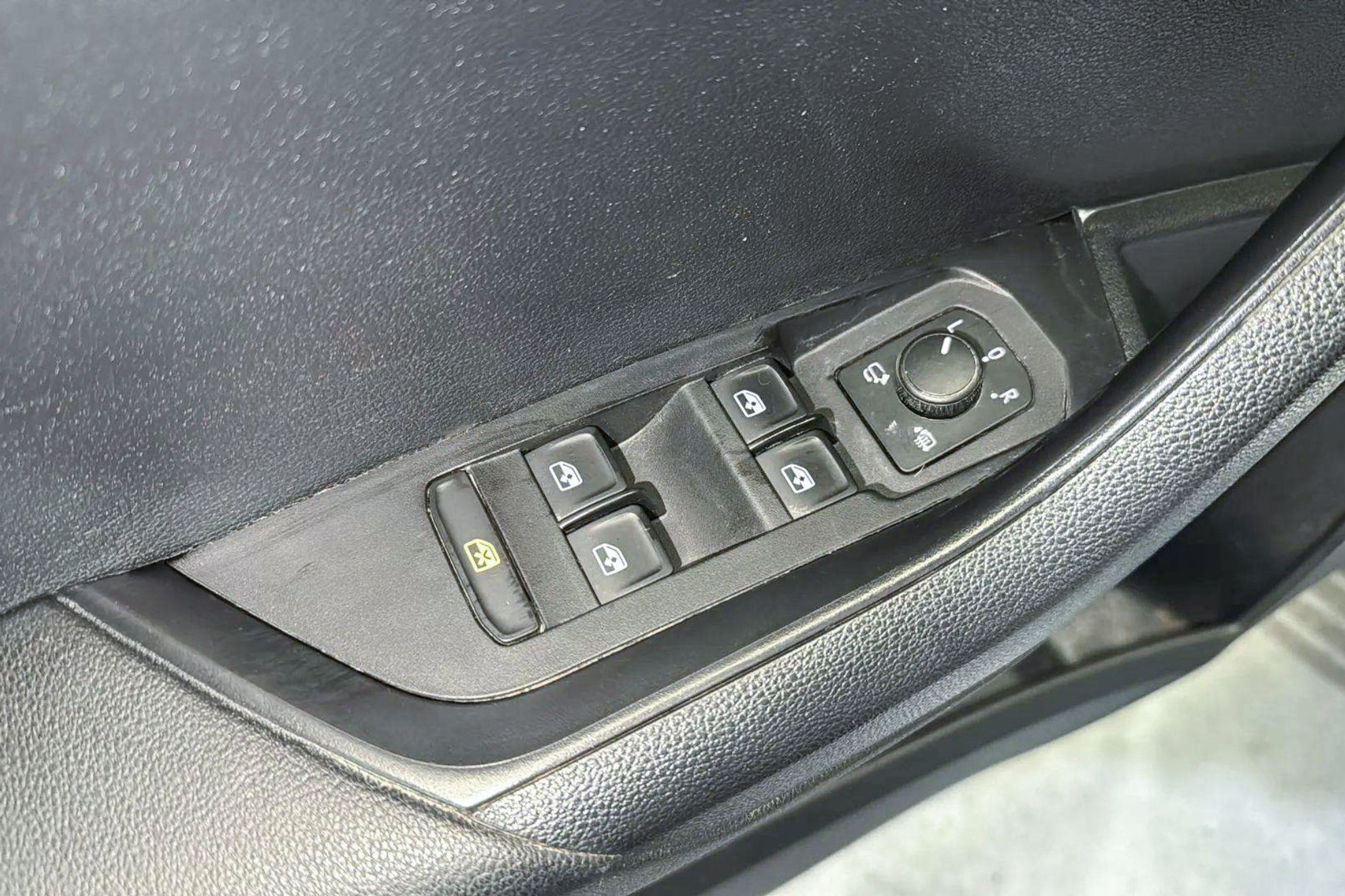 Škoda Karoq 2.0 TDI DSG 4x4 Ambition - foto 15