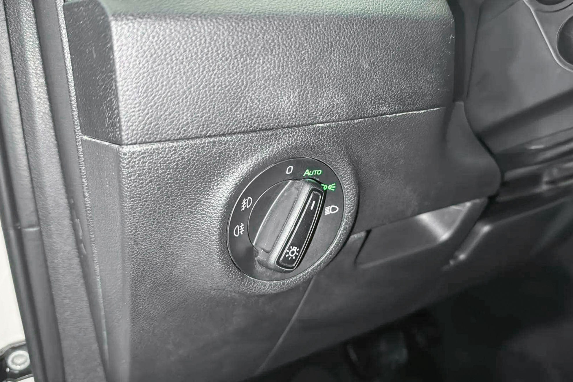 Škoda Karoq 2.0 TDI DSG 4x4 Ambition - foto 16