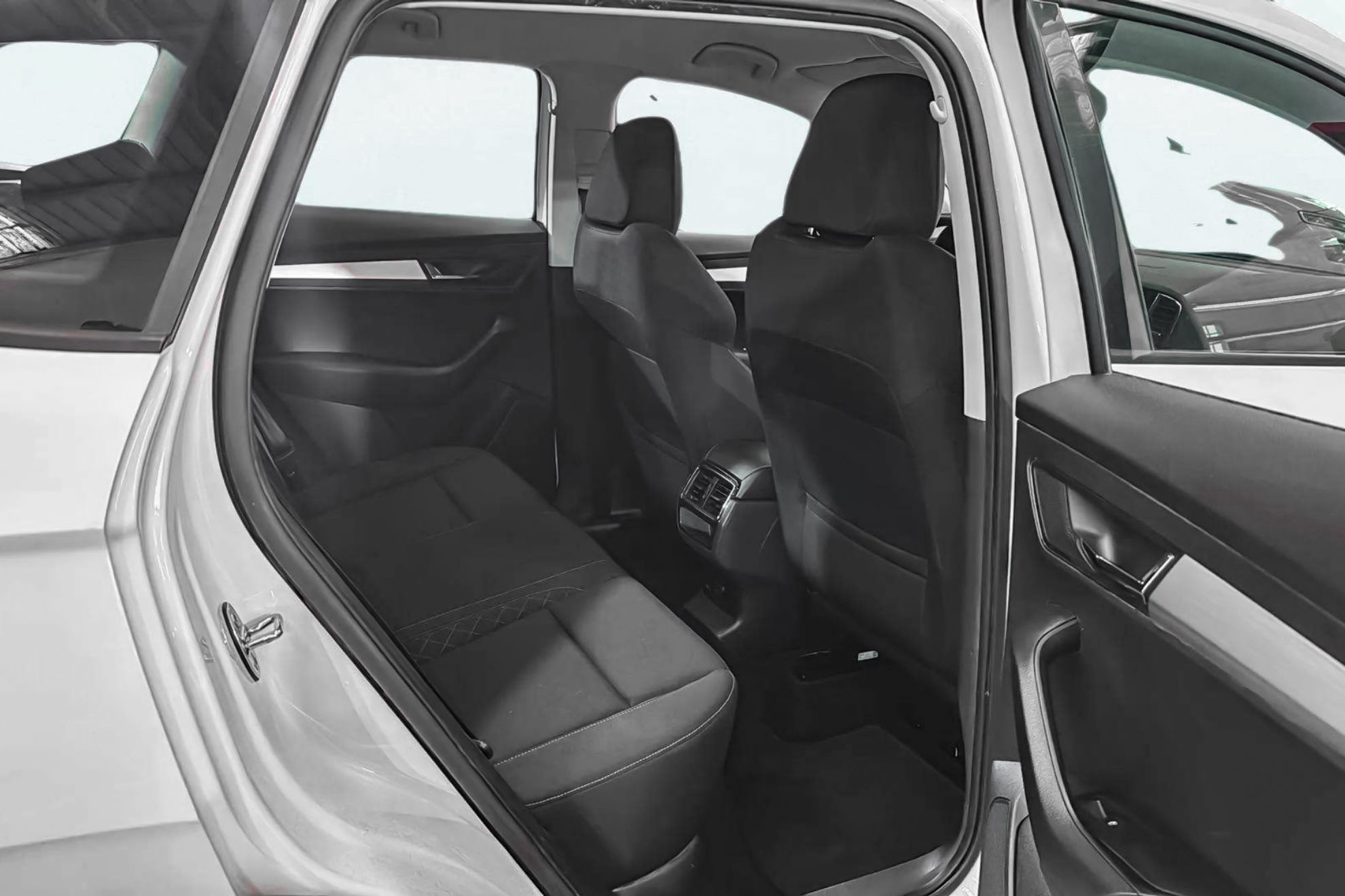 Škoda Karoq 2.0 TDI DSG 4x4 Ambition - foto 23