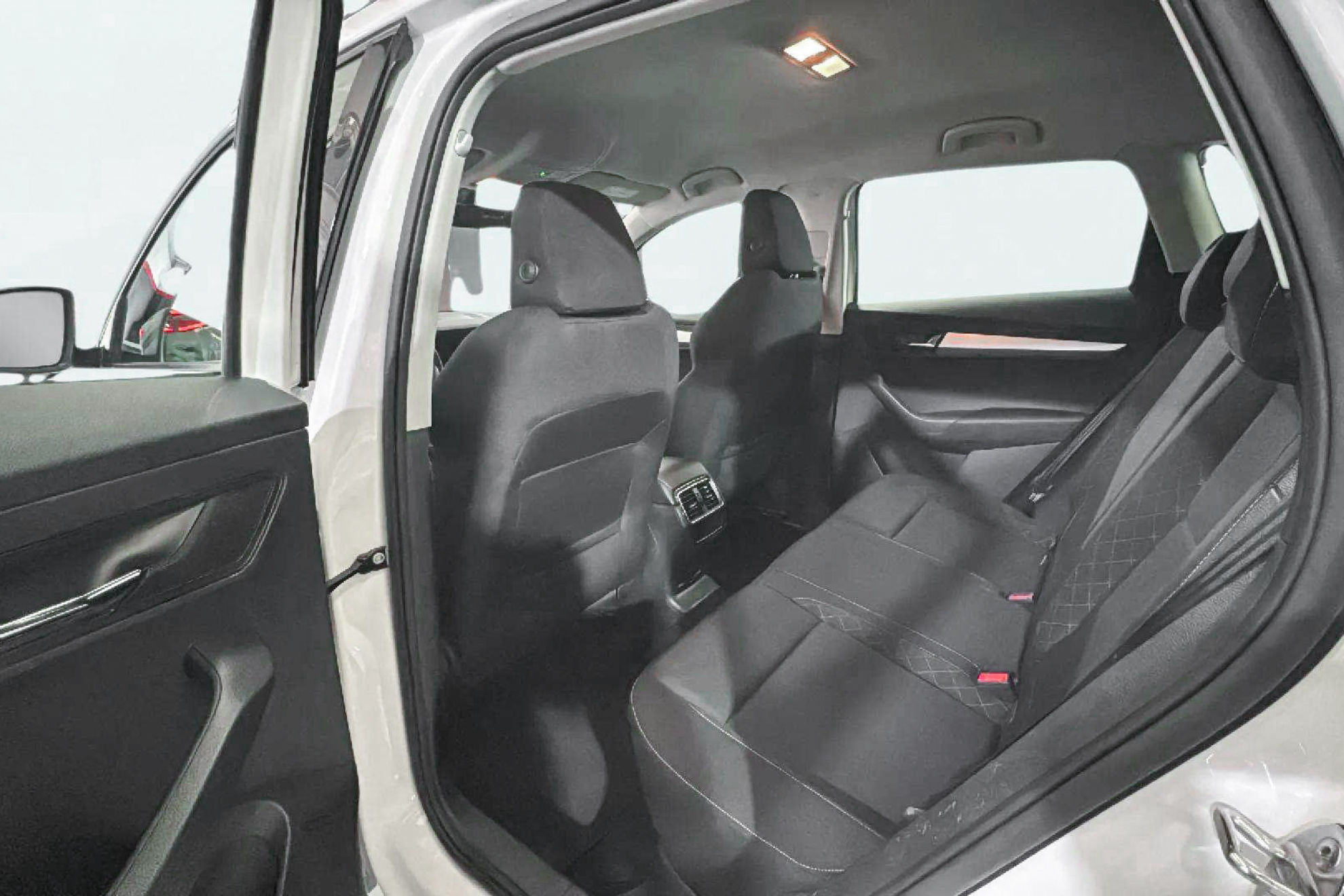 Škoda Karoq 2.0 TDI DSG 4x4 Ambition - foto 19