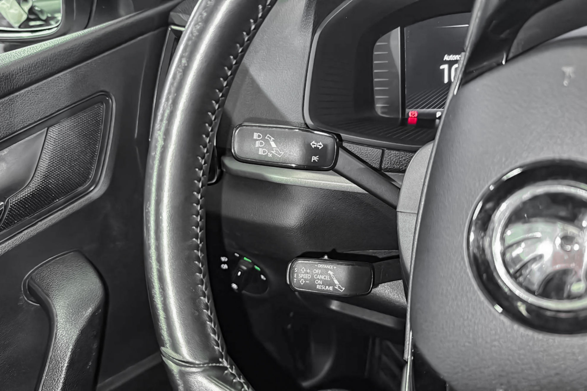 Škoda Karoq 2.0 TDI DSG 4x4 Ambition - foto 29