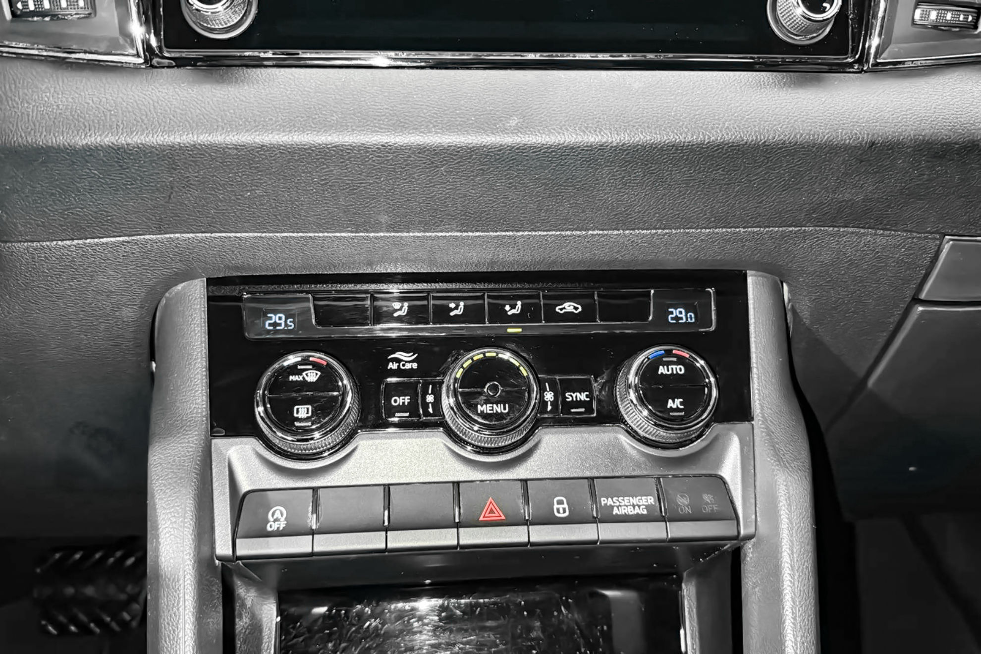 Škoda Karoq 2.0 TDI DSG 4x4 Ambition - foto 39