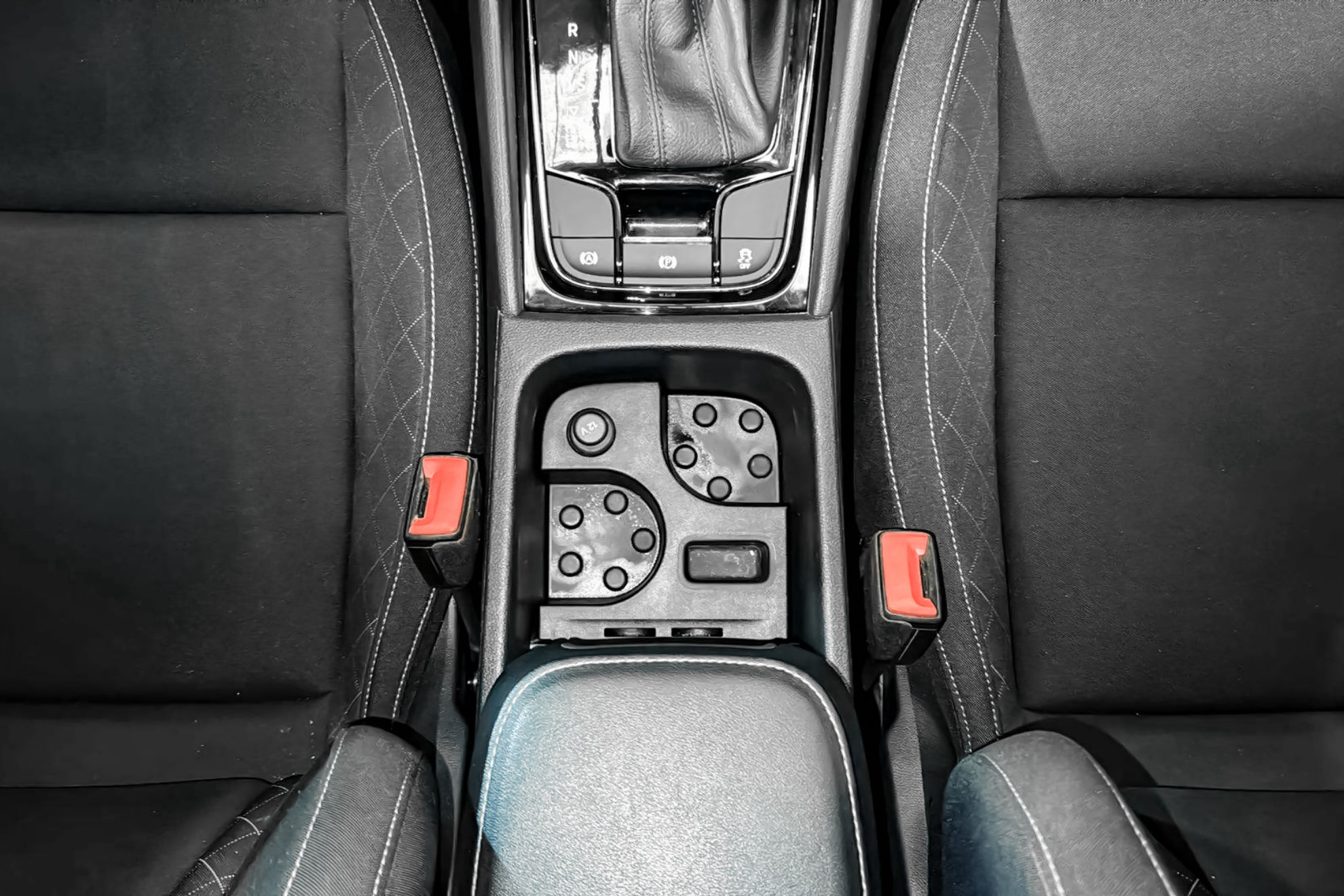 Škoda Karoq 2.0 TDI DSG 4x4 Ambition - foto 43