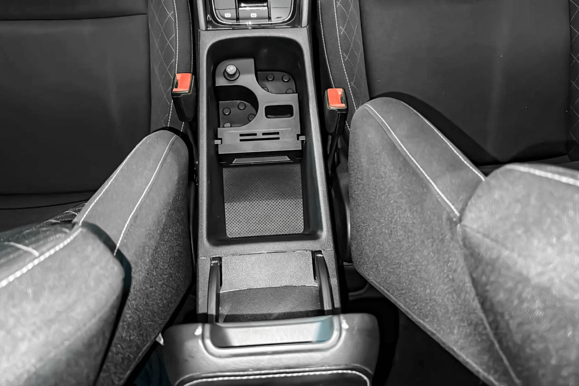 Škoda Karoq 2.0 TDI DSG 4x4 Ambition - foto 44