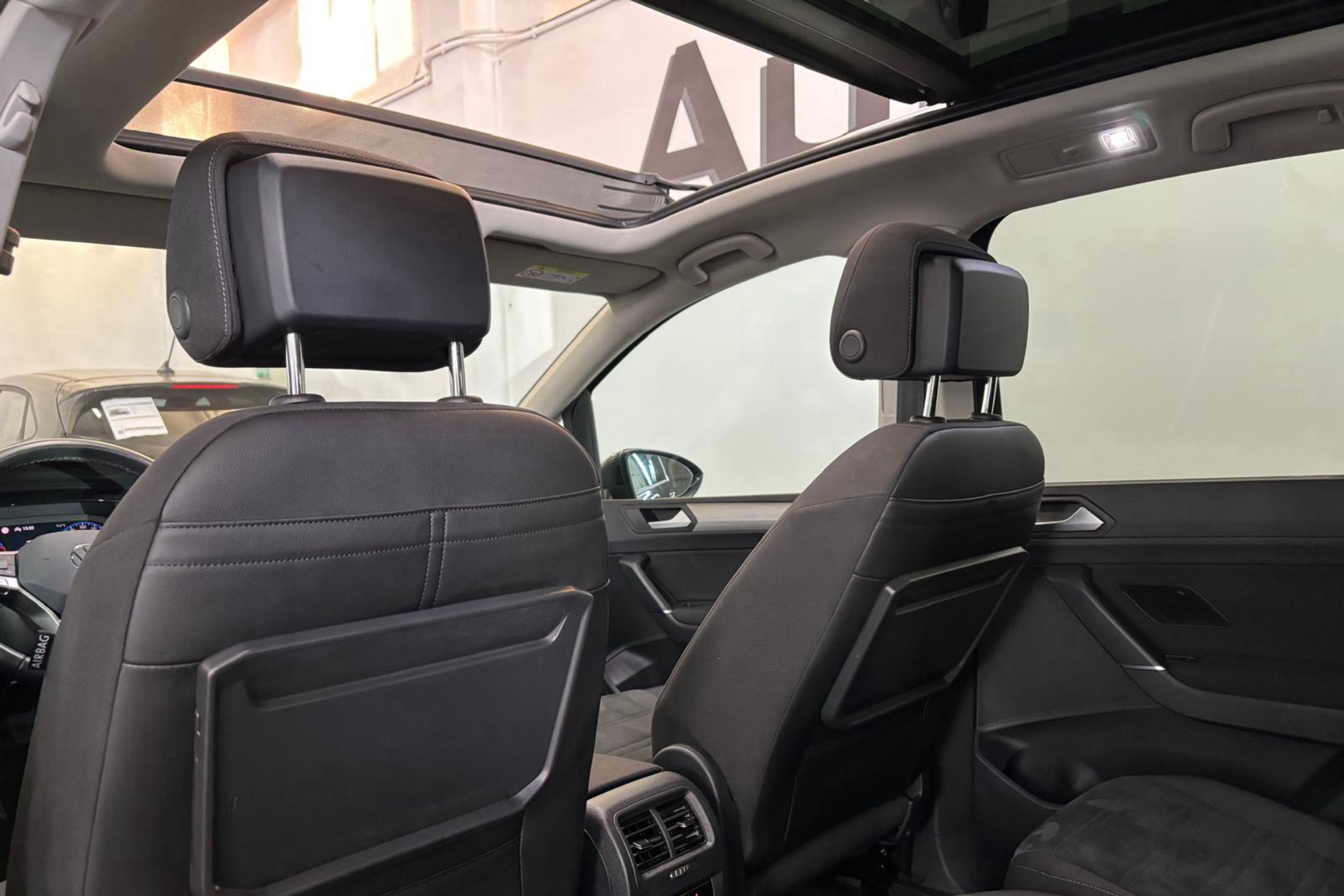 Volkswagen Touran Life 2.0 TDI DSG - foto 17
