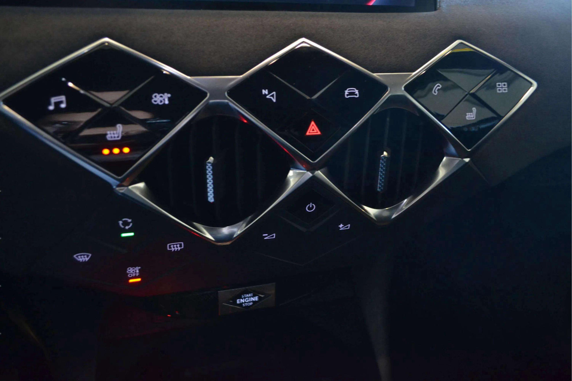 DS DS 3 Crossback PureTech Performance Line - foto 26