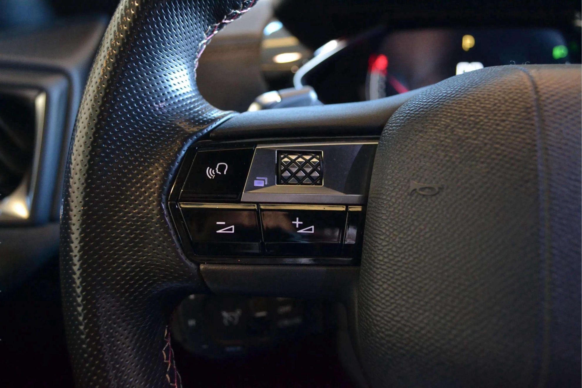 DS DS 3 Crossback PureTech Performance Line - foto 18