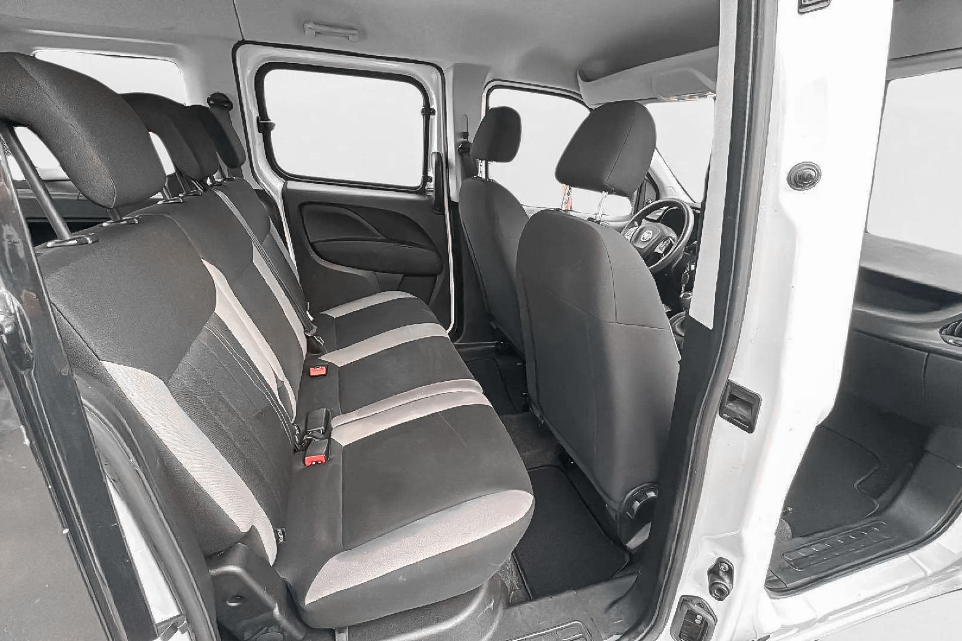Fiat Doblò Combi (N1) 1.5 BlueHDi 100 - foto 23