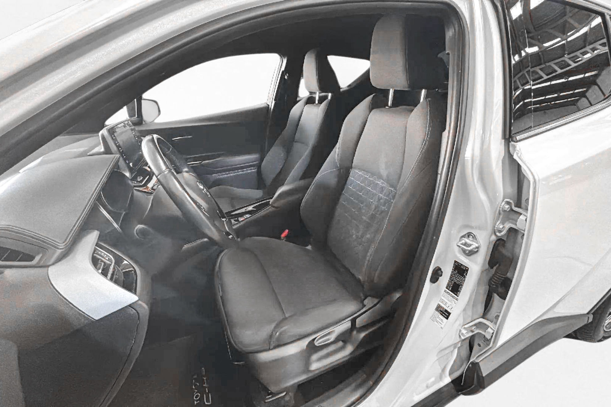 Toyota C-HR 1.8 125H Advance - foto 21