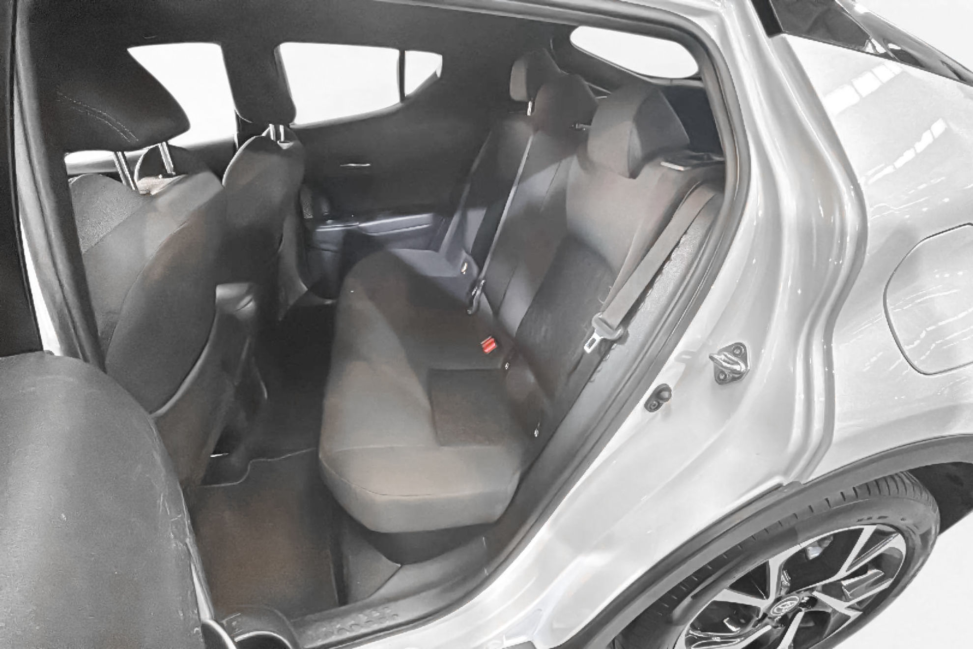 Toyota C-HR 1.8 125H Advance - foto 22