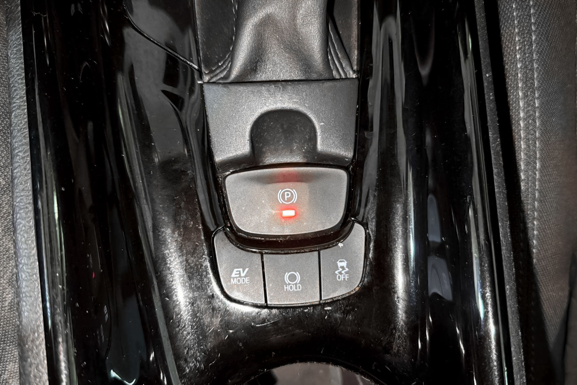 Toyota C-HR 1.8 125H Advance - foto 41