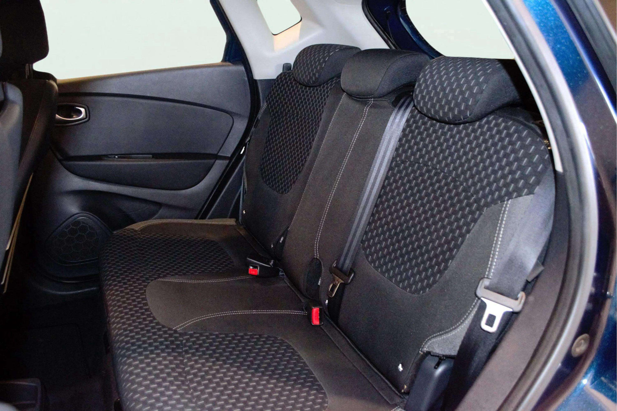 Renault Captur Limited TCe -18 - foto 10