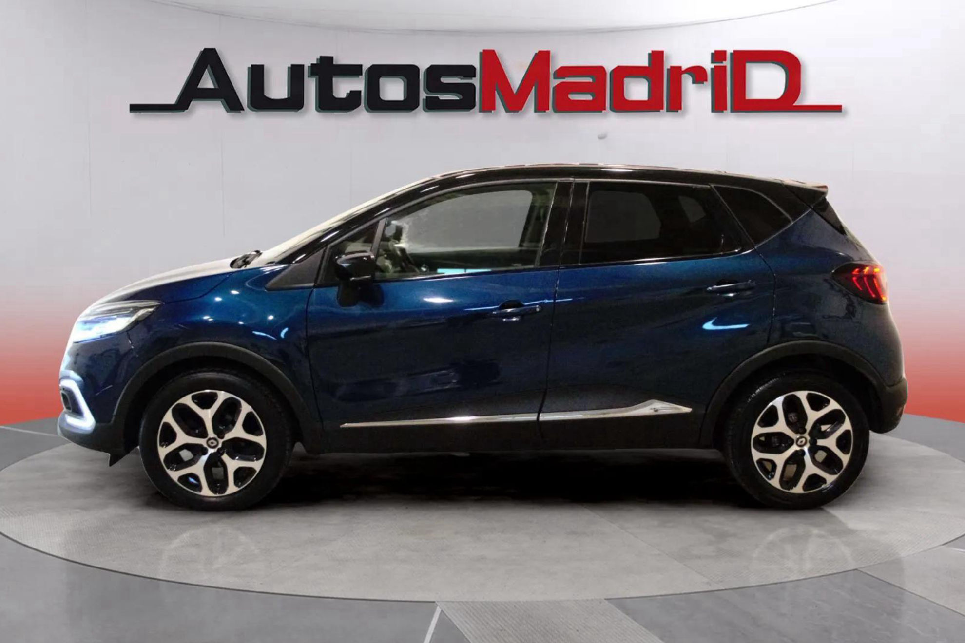 Renault Captur Limited TCe -18 - foto 4