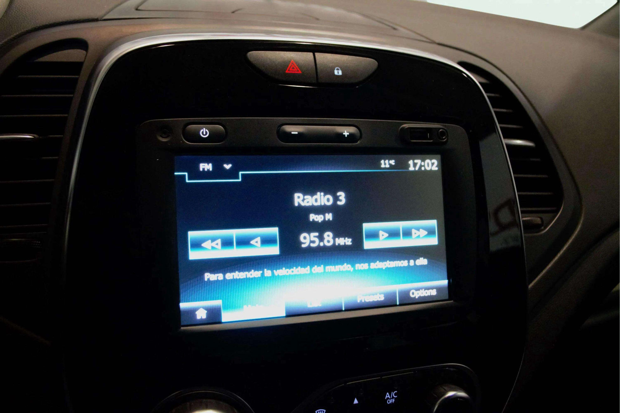 Renault Captur Limited TCe -18 - foto 28