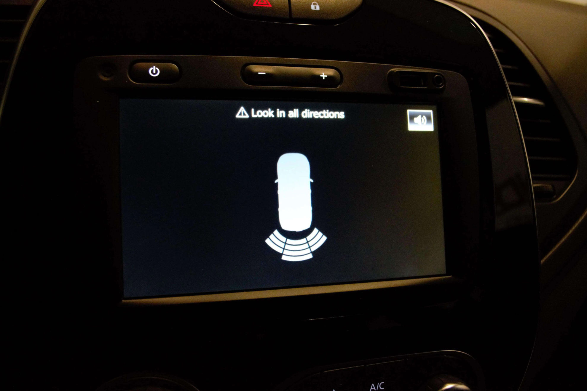 Renault Captur Limited TCe -18 - foto 27