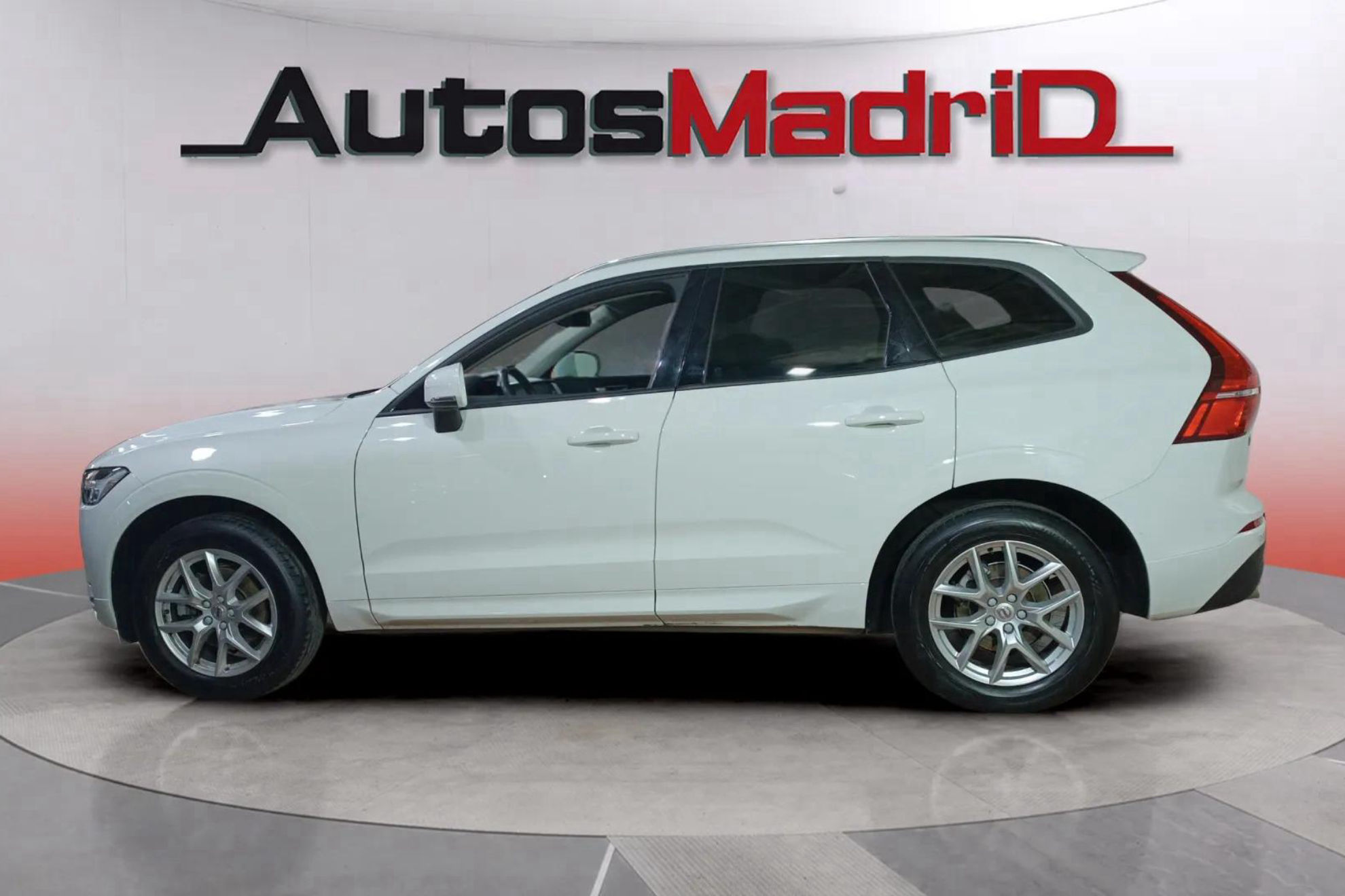 Volvo XC60 2.0 D3 Momentum - foto 4