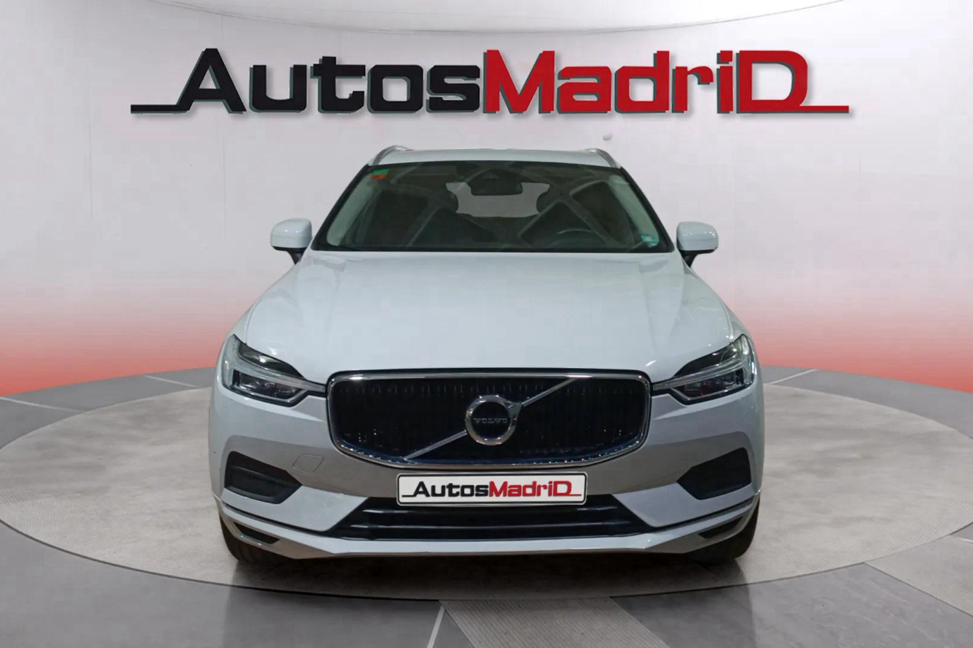 Volvo XC60 2.0 D3 Momentum - foto 2