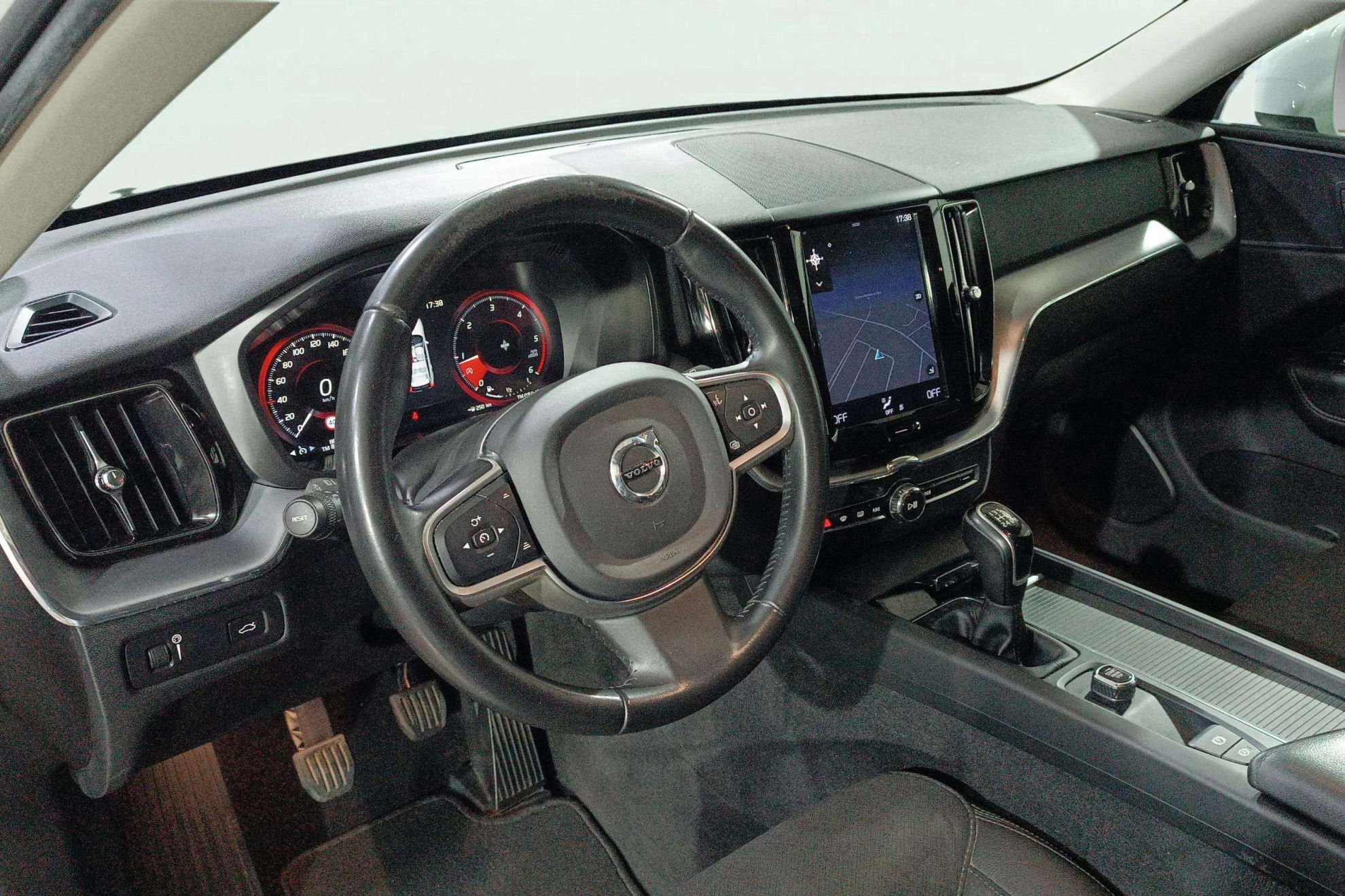 Volvo XC60 2.0 D3 Momentum - foto 10