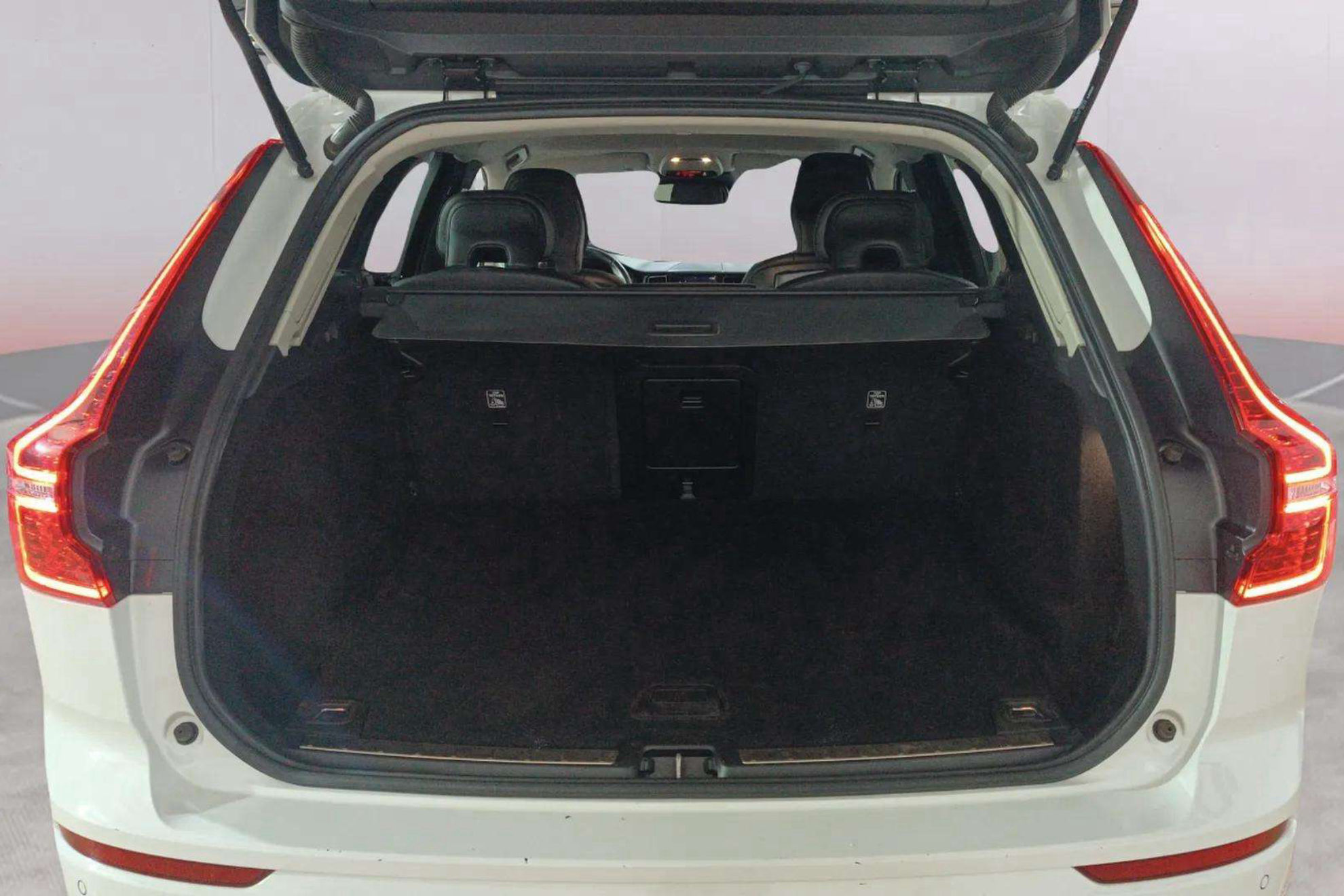 Volvo XC60 2.0 D3 Momentum - foto 7