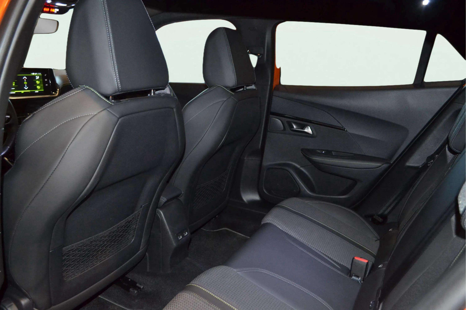 Peugeot 2008 GT PureTech 130 - foto 9