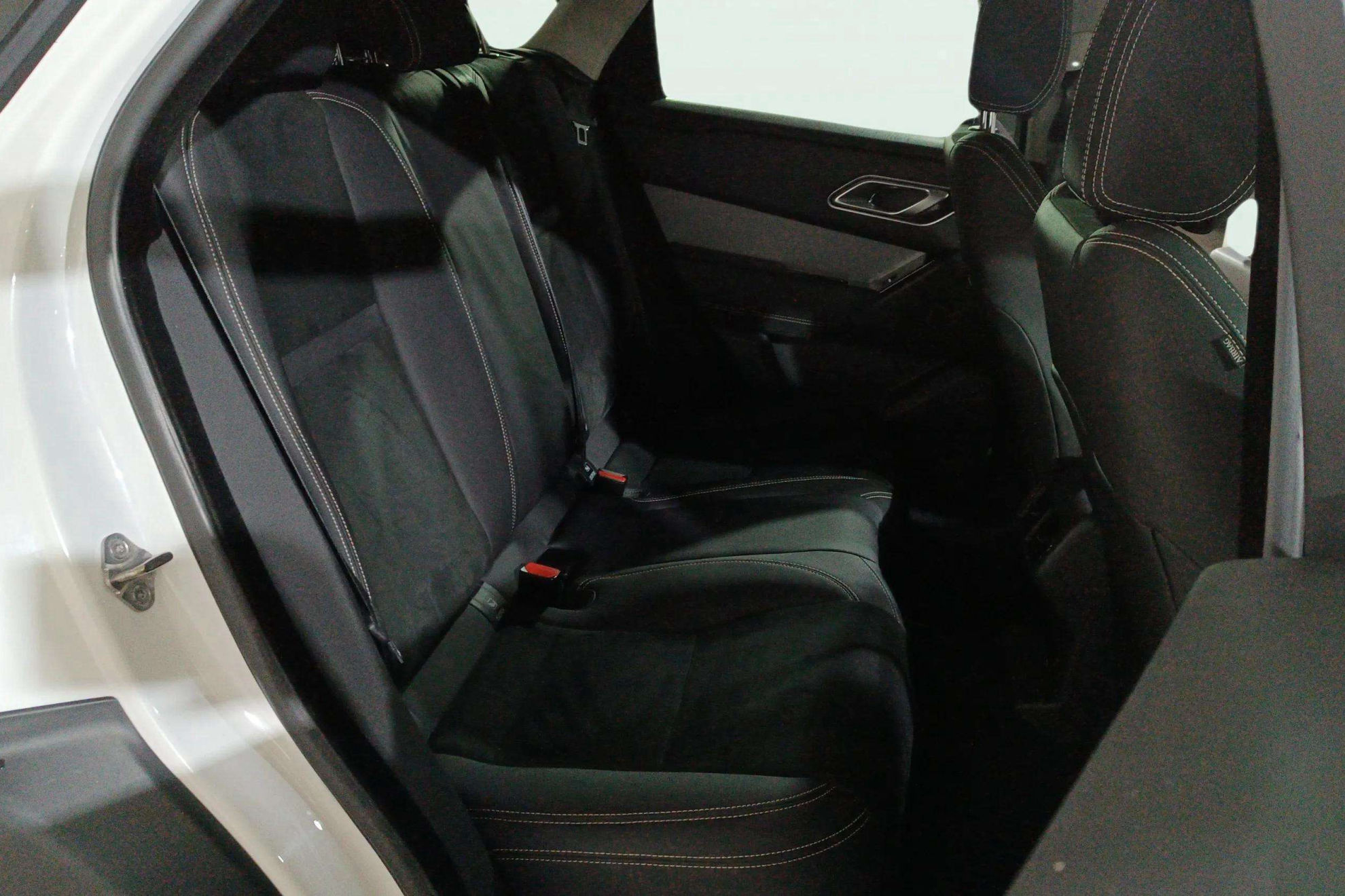 Land Rover Range Rover Velar 2.0D I4 4WD - foto 15