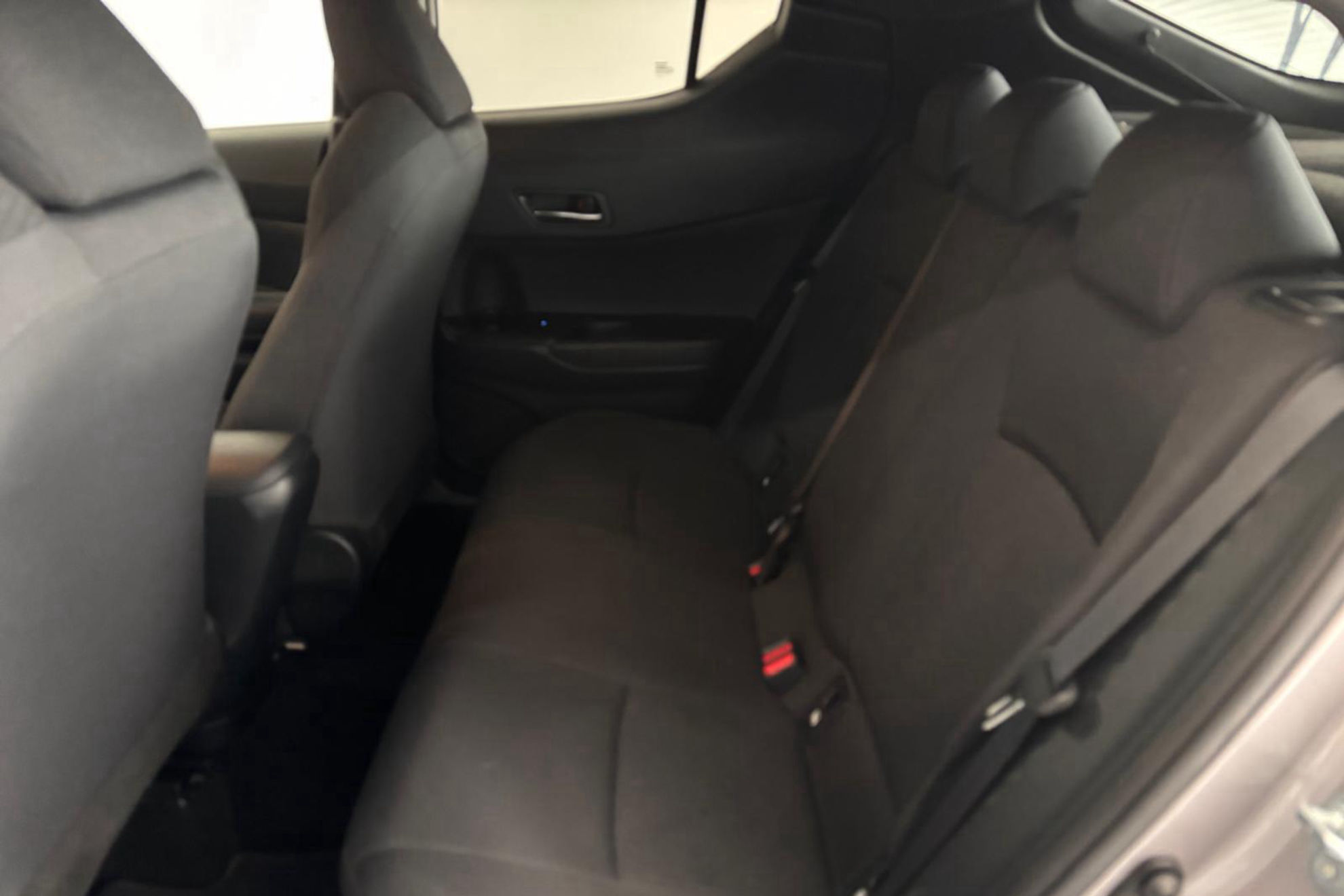 Toyota C-HR 1.8 125H Advance - foto 12