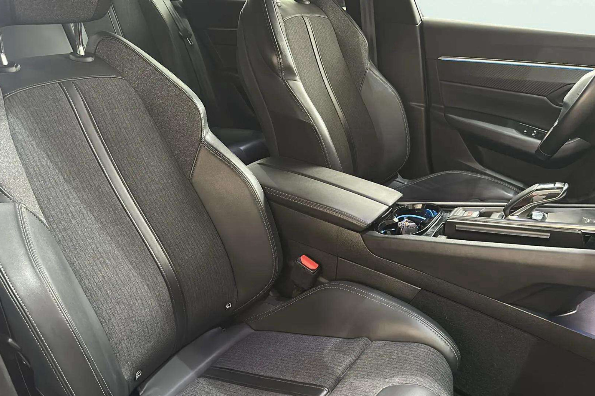 Peugeot 508 SW Allure Pack BlueHDi 130 EAT8 - foto 14