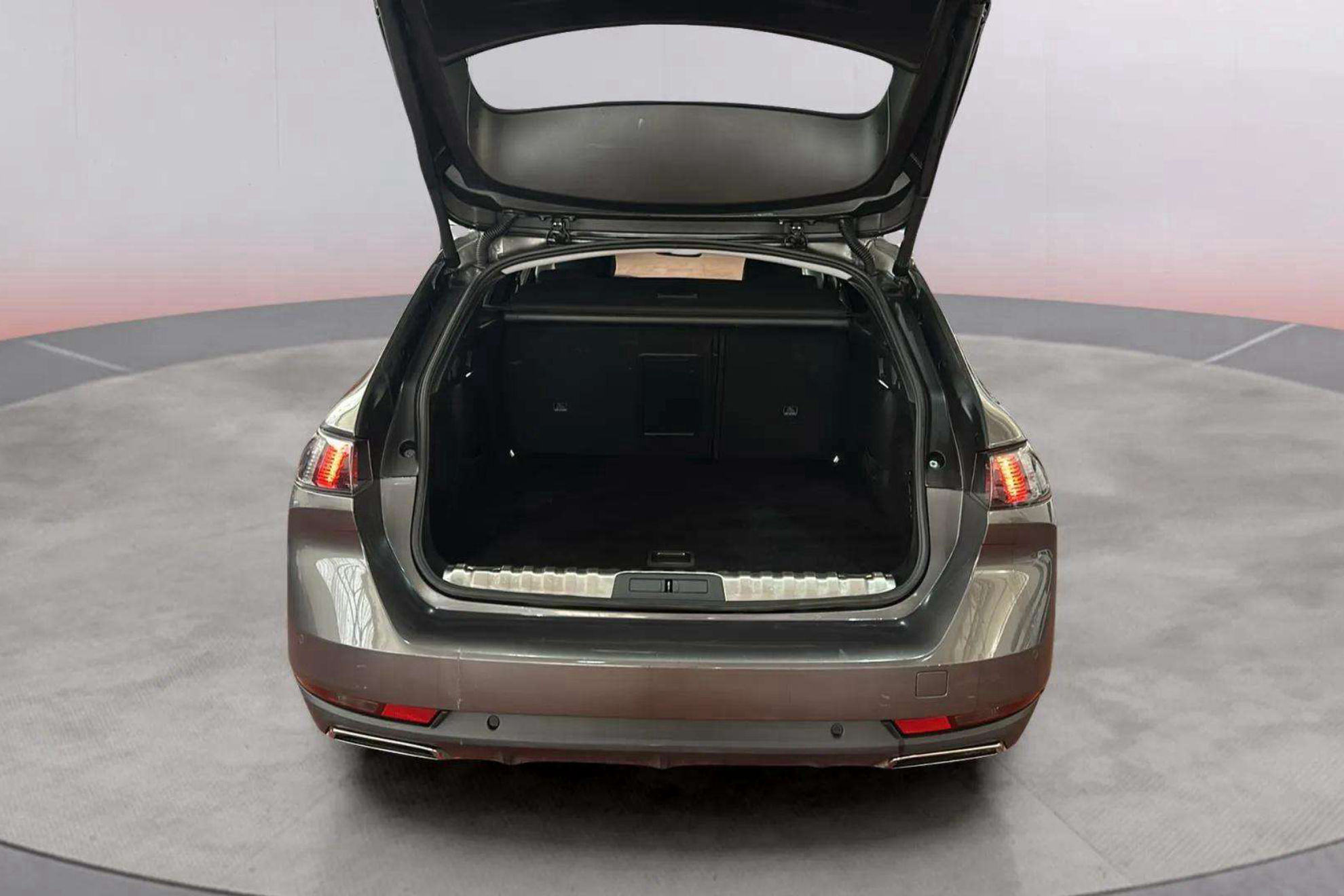 Peugeot 508 SW Allure Pack BlueHDi 130 EAT8 - foto 16