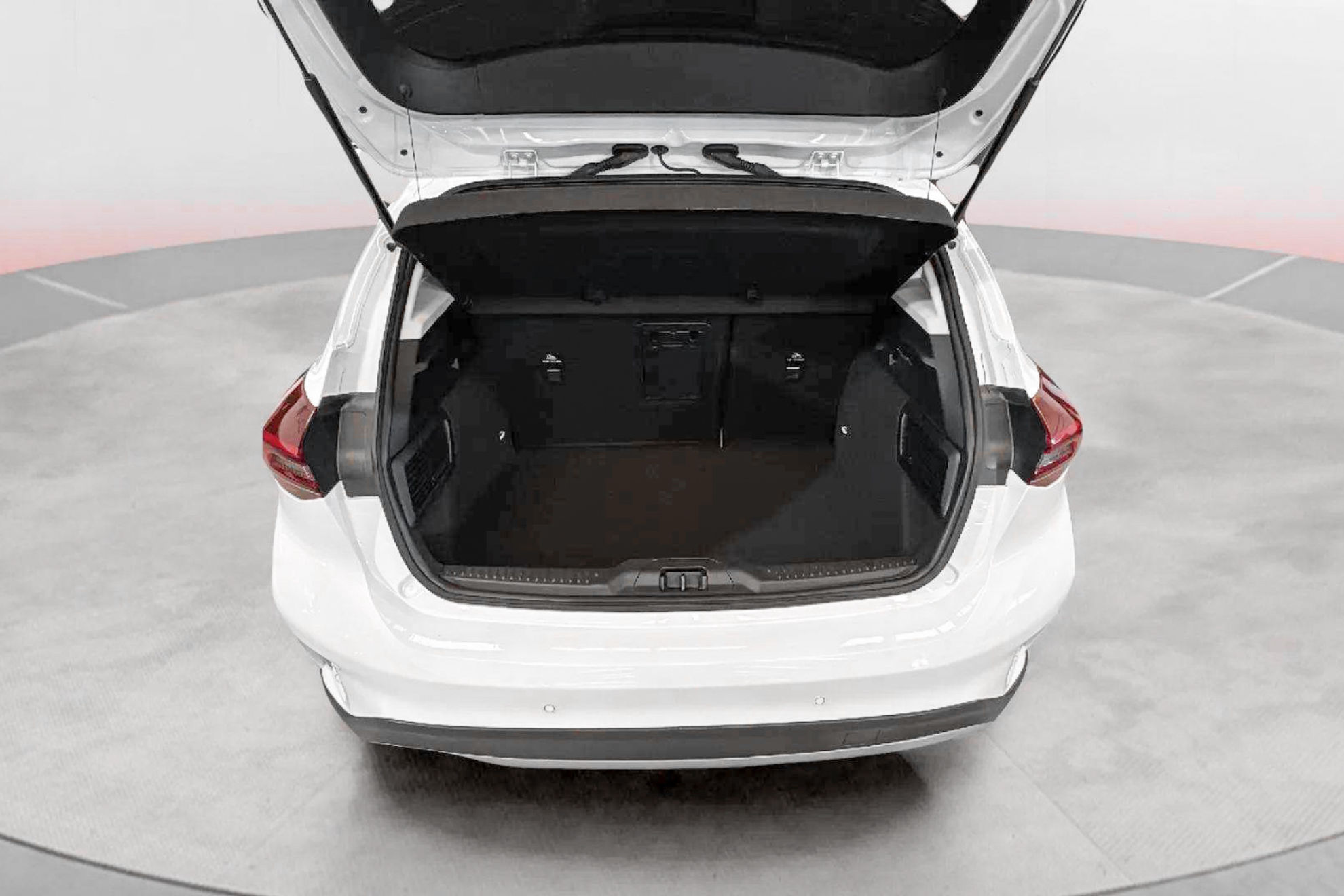 Ford Focus 1.0 EcoBoost MHEV Active - foto 11