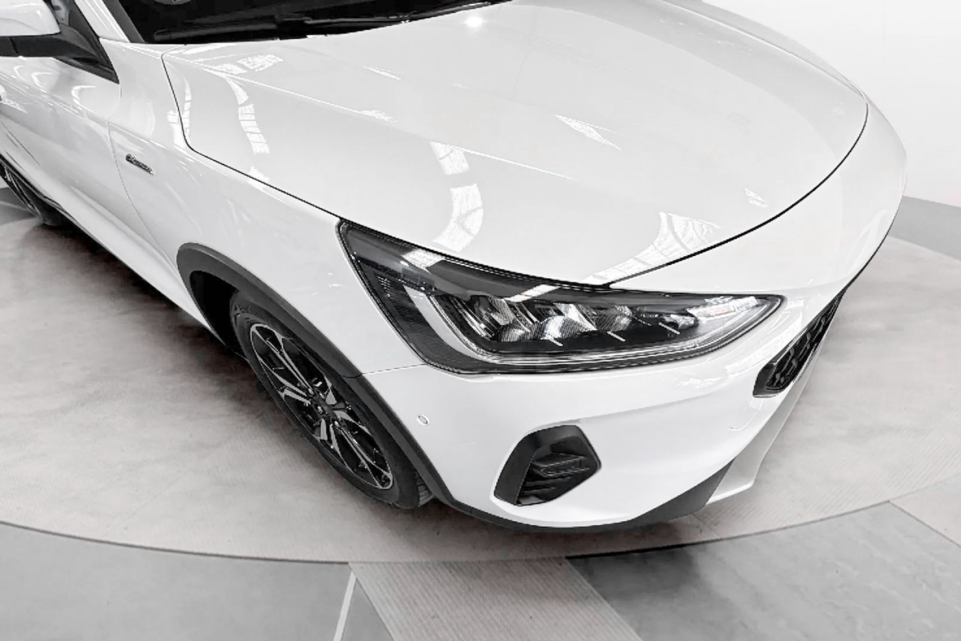 Ford Focus 1.0 EcoBoost MHEV Active - foto 15