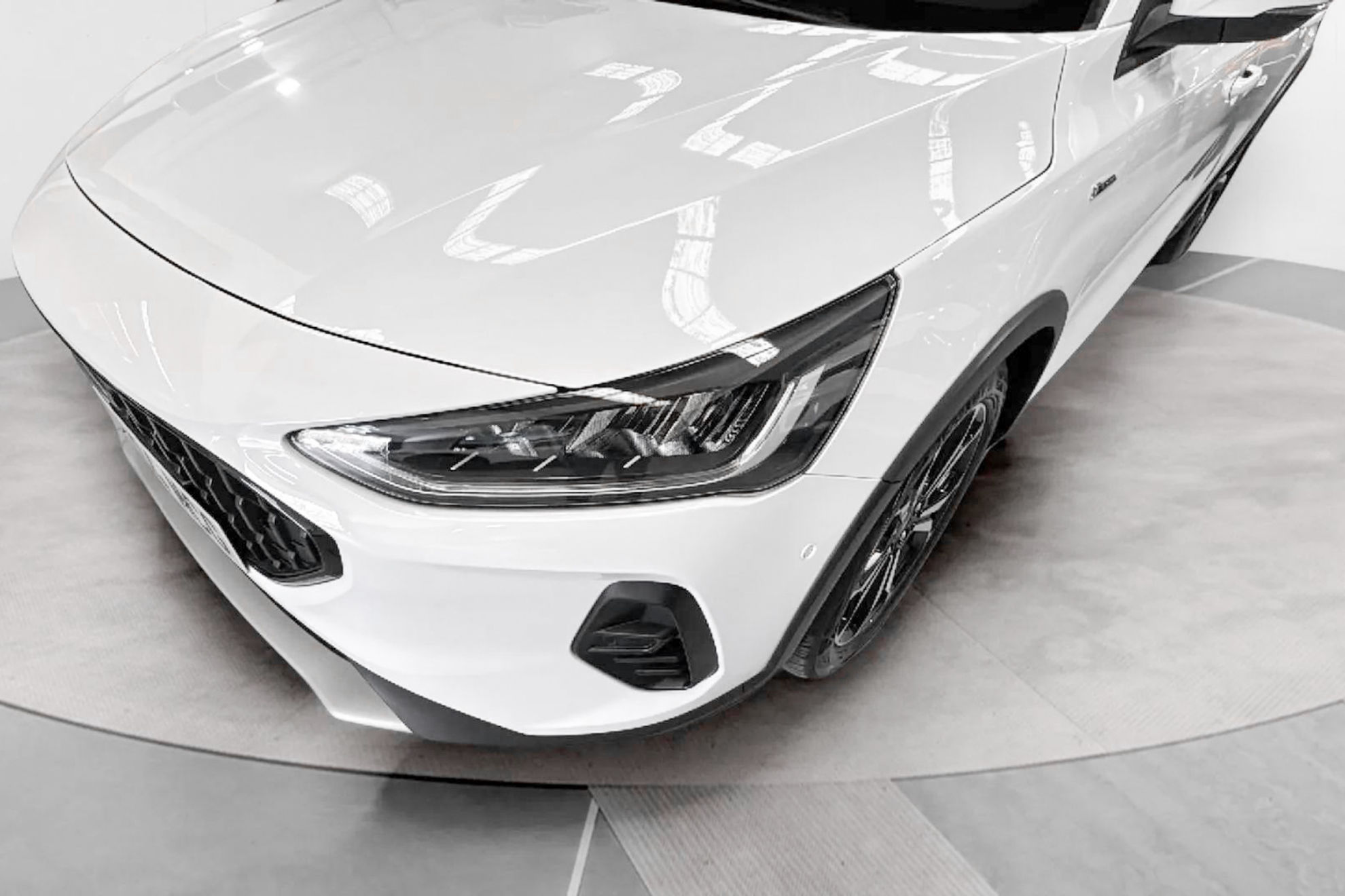 Ford Focus 1.0 EcoBoost MHEV Active - foto 14