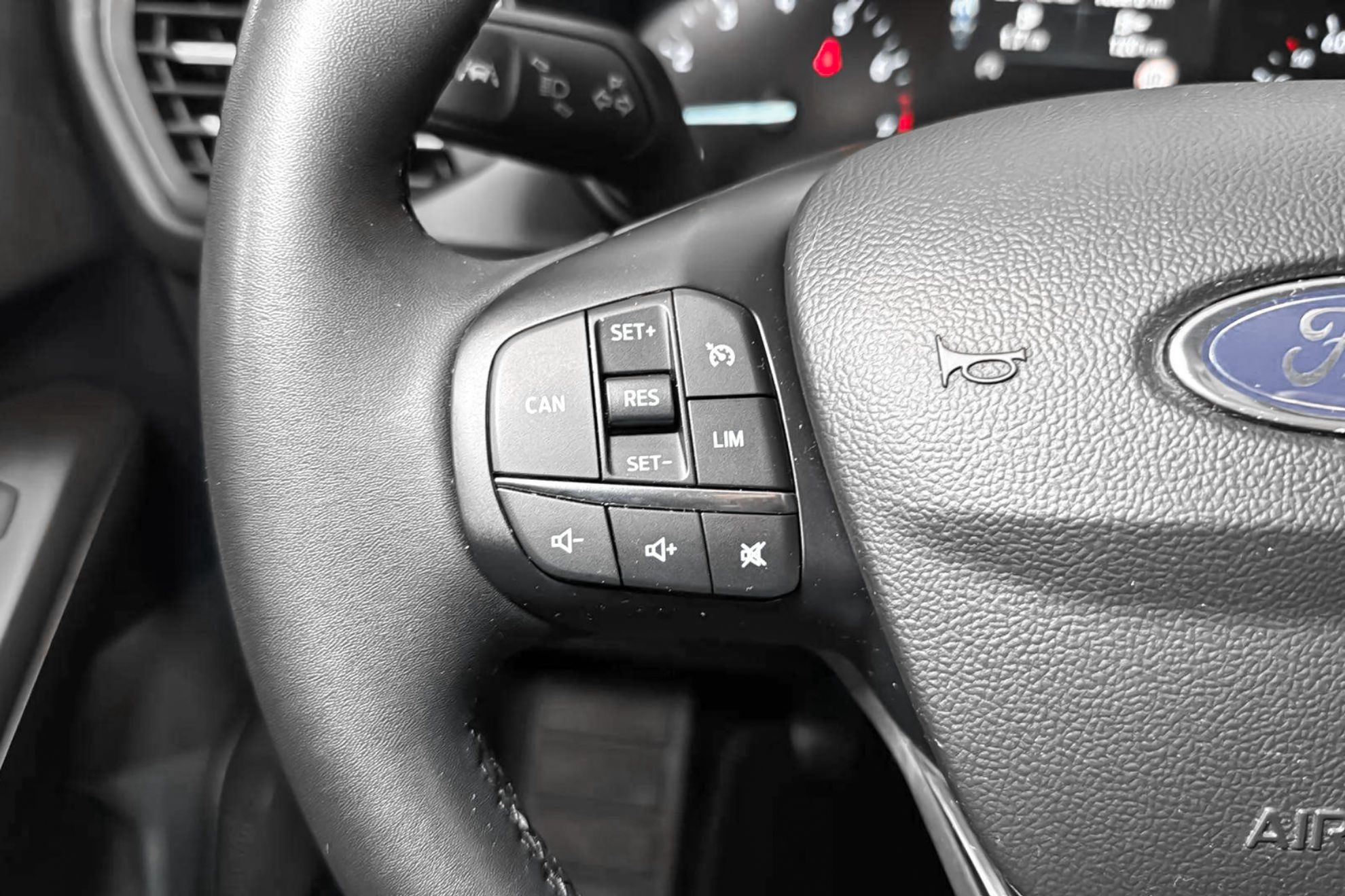 Ford Focus 1.0 EcoBoost MHEV Active - foto 29