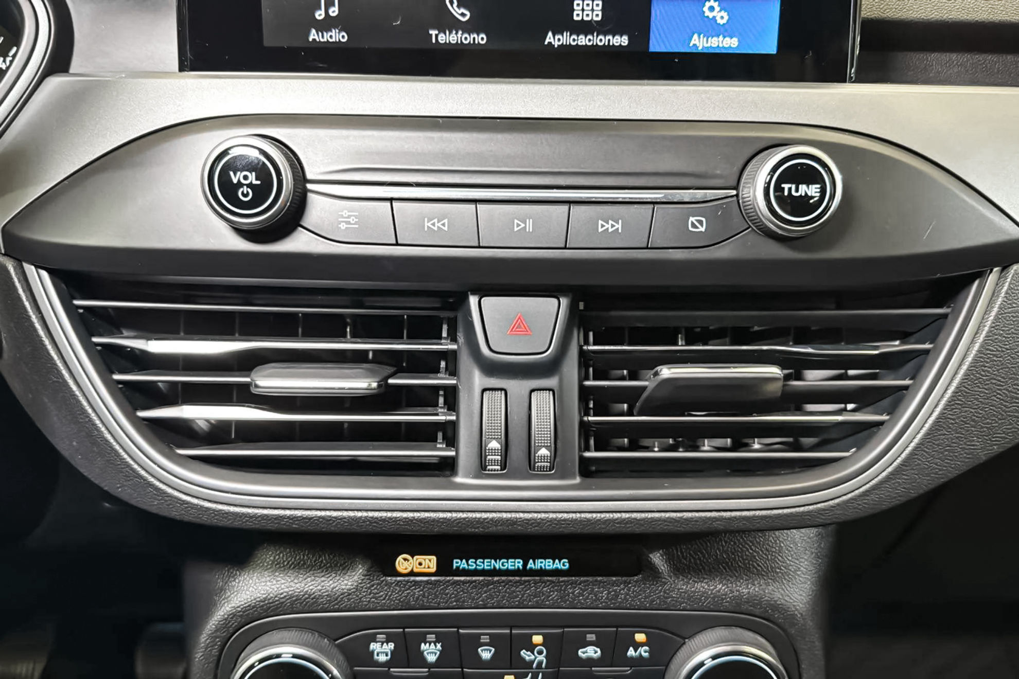 Ford Focus 1.0 EcoBoost MHEV Active - foto 37