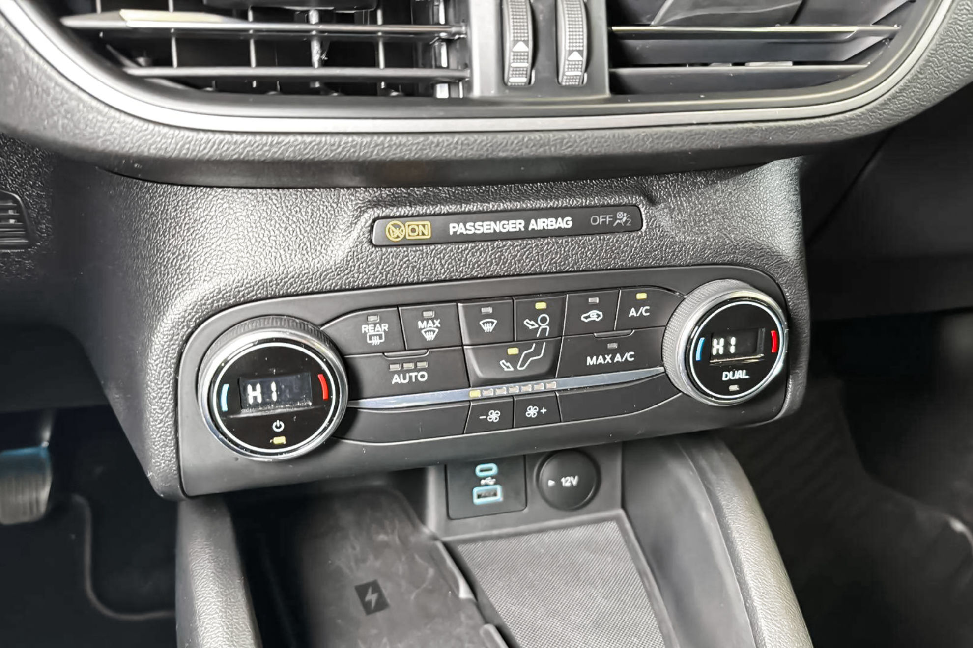 Ford Focus 1.0 EcoBoost MHEV Active - foto 38